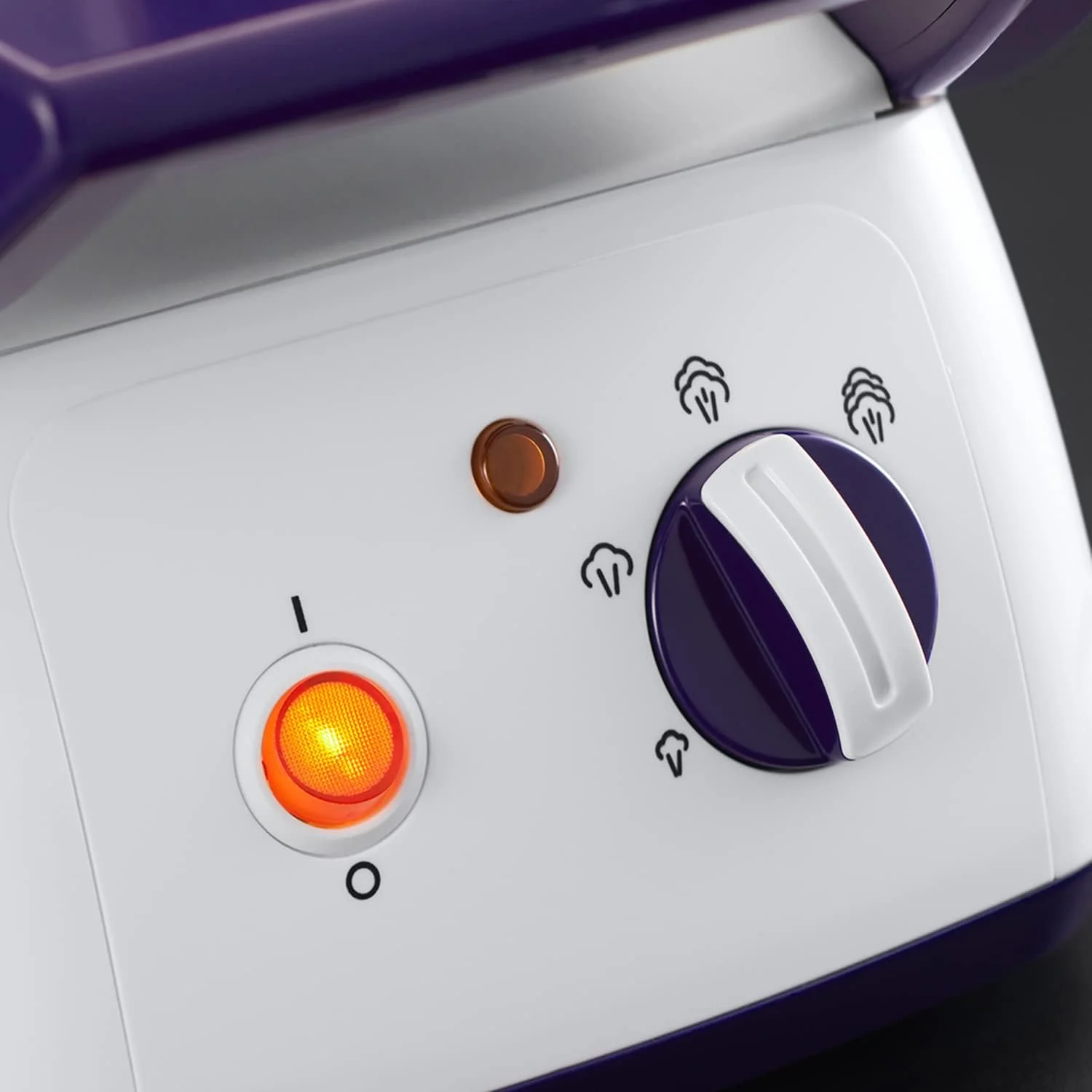 اتو بخار مخزن دار راسل هابز Steam Power، مخزن آب جداشدنی 1.3 لیتری، کفی سرامیکی، شات بخار 130 گرمی، خروجی 110 گرمی، نگهداری عمودی، دسته حمل، محل نگهداری سیم، 2600 وات 24440 بنفش و سفید اتو بخار مخزن دار راسل هابز Steam Power، مخزن آب جداشدنی 1.3 لیتری، کفی سرامیکی، شات بخار 130 گرمی، خروجی 110 گرمی، نگهداری عمودی، دسته حمل، محل نگهداری سیم، 2600 وات 24440 بنفش و سفید