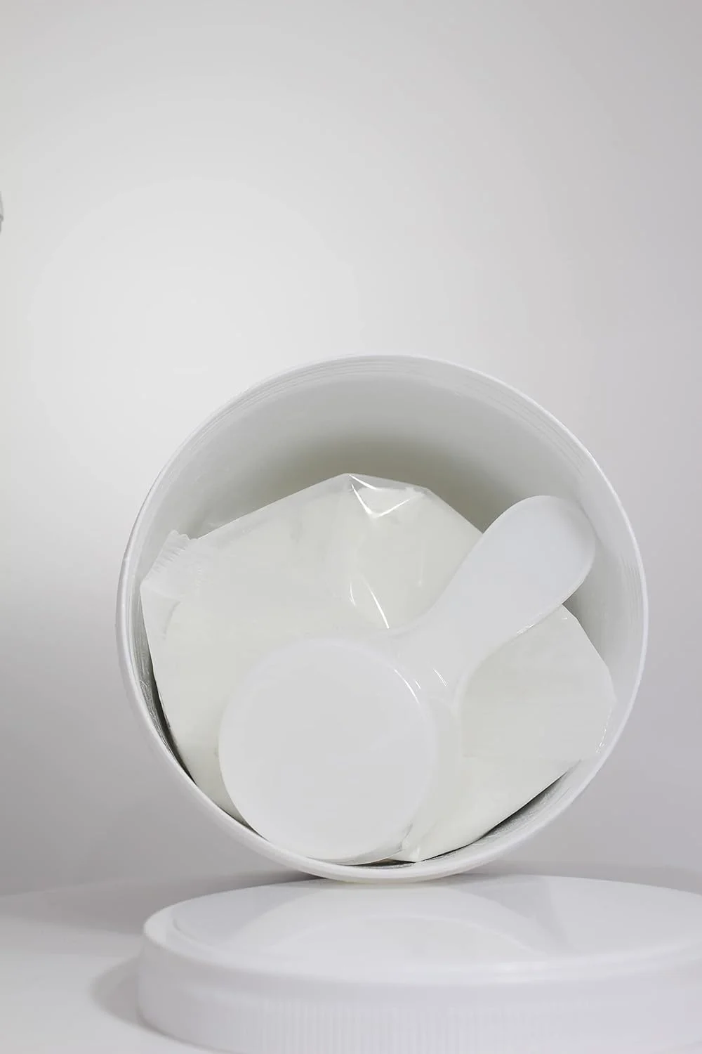 پودر سفید کننده مو هیروتیک 500 میلی لیتر به همراه پیمانه پودر سفید کننده مو هیروتیک 500 میلی لیتر به همراه پیمانه