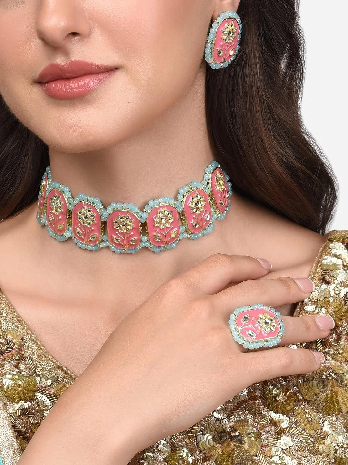 زیوری پرلز ست گردنبند چوکر، گوشواره و انگشتر زنانه با گل های میناکاری صورتی کندن و مهره های فیروزه ای - ZPFK13973