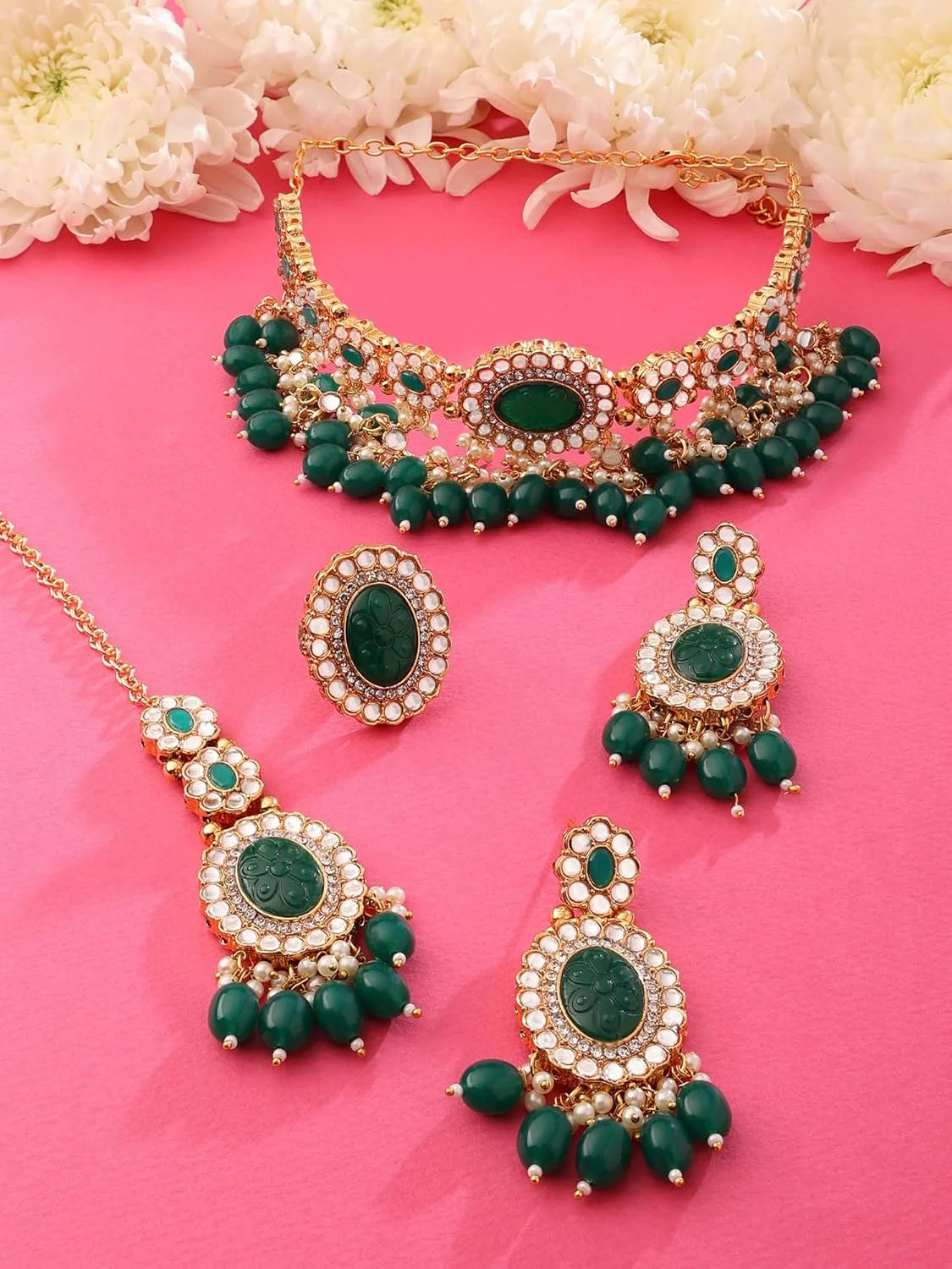 زیوری پرلز ست گردنبند چوکر، گوشواره، مانگ تیکا و انگشتر زنانه با سنگ های سبز و مهره های کندن - ZPFK15569