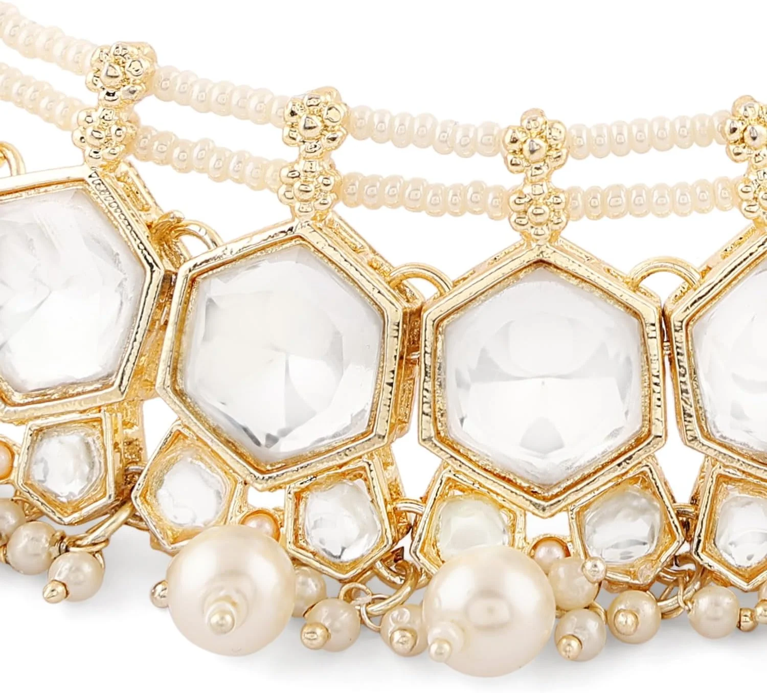 زیوری پرلز، ست گردنبند، گوشواره و مانگ تیکا با سنگ های مصنوعی و مهره های طلایی رنگ کندان، مناسب برای بانوان - ZPFK17089 زیوری پرلز، ست گردنبند، گوشواره و مانگ تیکا با سنگ های مصنوعی و مهره های طلایی رنگ کندان، مناسب برای بانوان - ZPFK17089