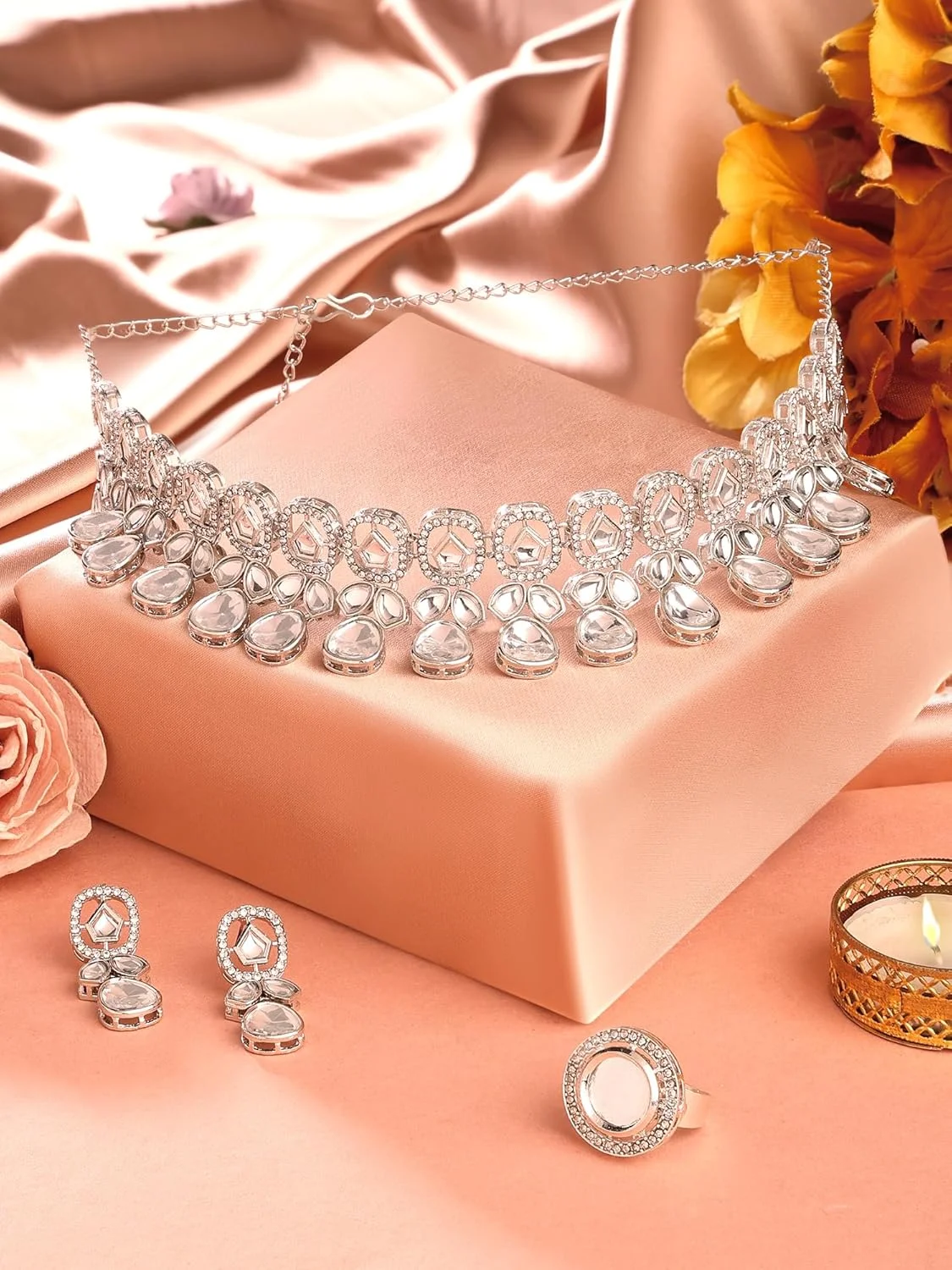 زیوری پرلز ست گردنبند، گوشواره و انگشتر زنانه با نگین های درخشان نقره ای رنگ، مزین به الماس های اتریشی - ZPFK17595 زیوری پرلز ست گردنبند، گوشواره و انگشتر زنانه با نگین های درخشان نقره ای رنگ، مزین به الماس های اتریشی - ZPFK17595
