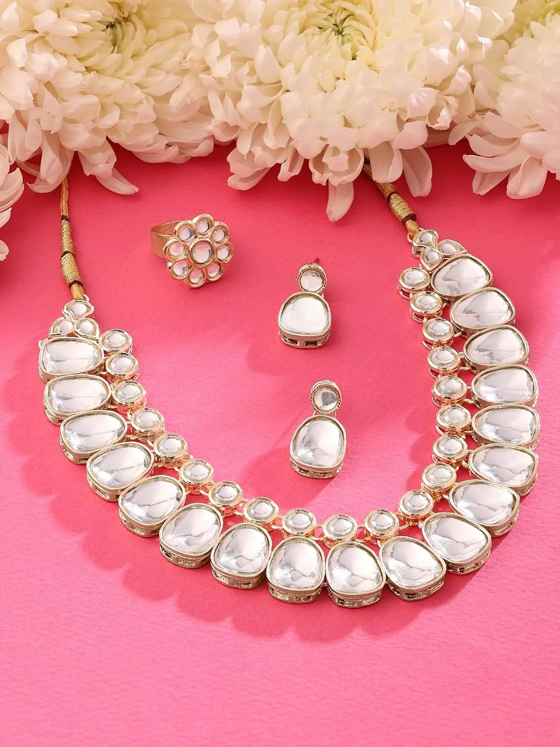 زیوری پرلز، ست گردنبند، گوشواره و انگشتر زنانه با طرح کندن، رنگ طلایی مدل ZPFK15659 زیوری پرلز، ست گردنبند، گوشواره و انگشتر زنانه با طرح کندن، رنگ طلایی مدل ZPFK15659