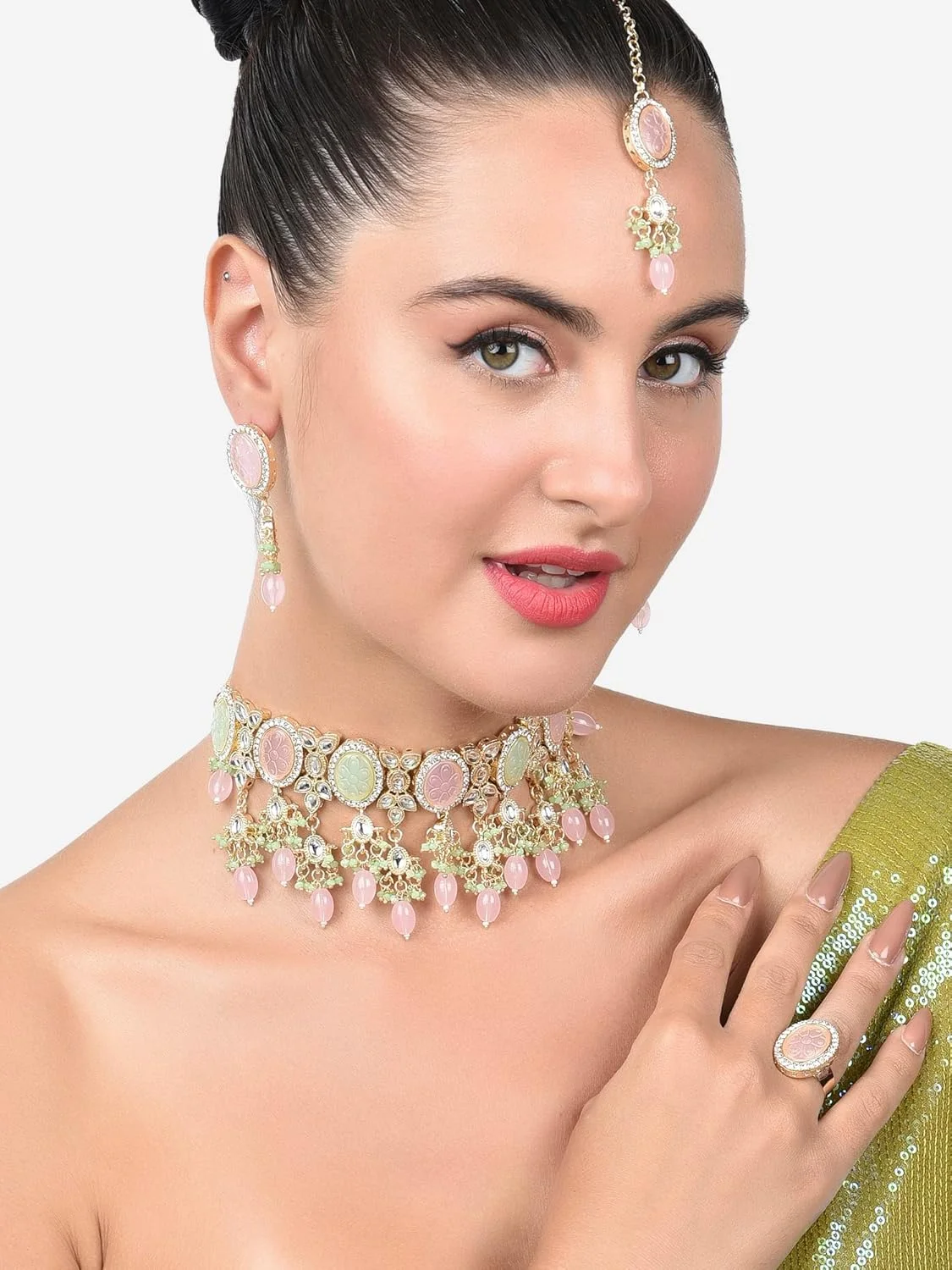 زیوری پرلز ست گردنبند، گوشواره، انگشتر و مانگتیکا زنانه با سنگ های صورتی و سبز و مهره های کندان - ZPFK15376