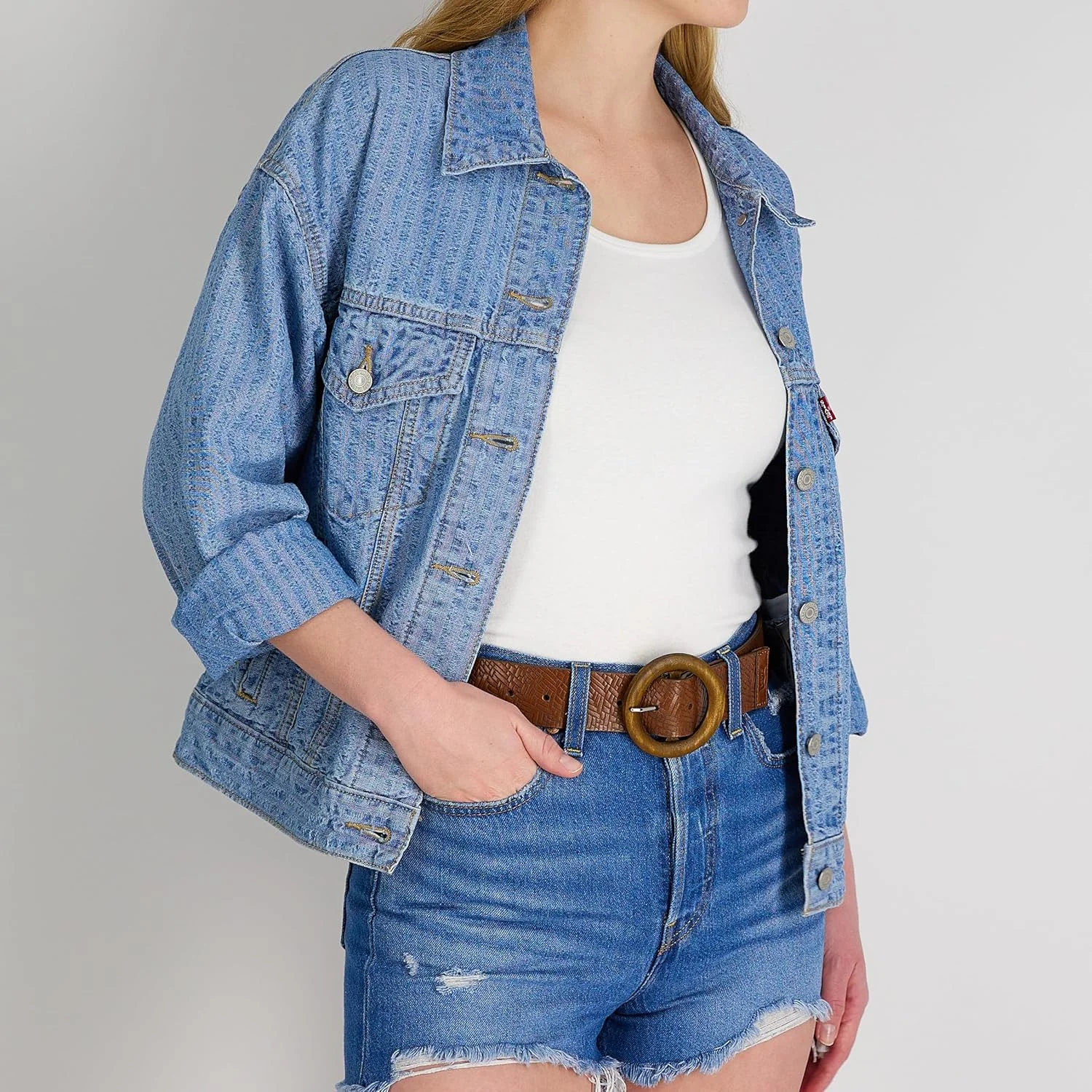 کمربند زنانه Levi's با سگک چوبی گرد