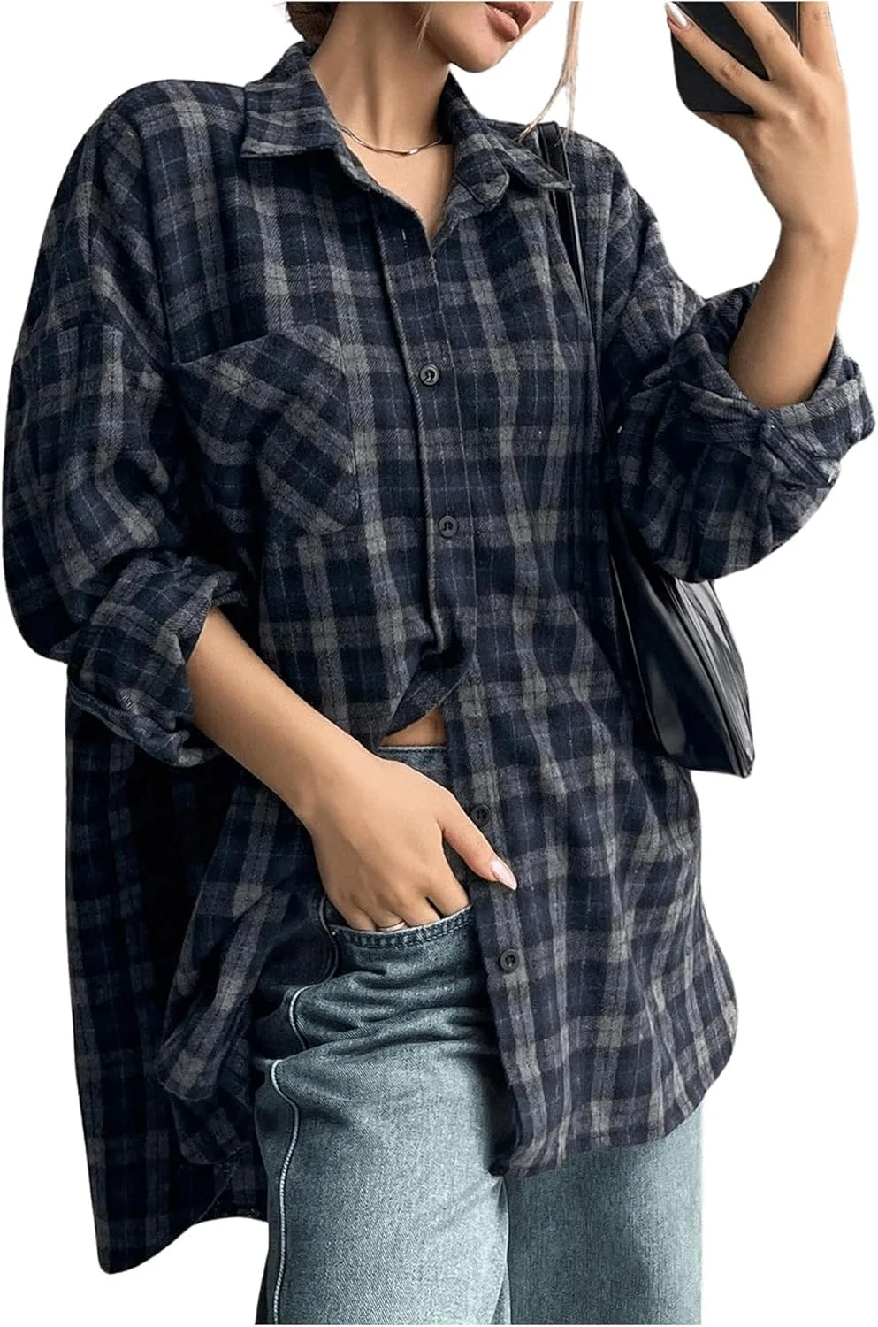 پیراهن زنانه گورگلیتر، آستین بلند، دکمه دار، طرح چهارخانه، یقه دار، مناسب استایل خیابانی و دارای جیب