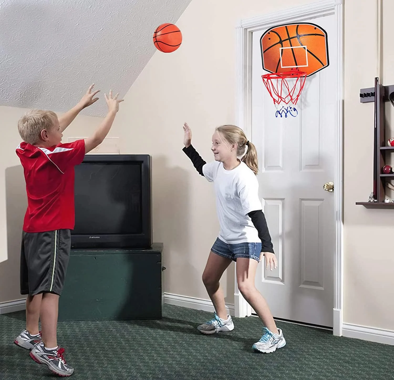 ست حلقه و تخته بسکتبال کودکانه، قابل نصب روی دیوار به همراه توپ و پمپ، اسباب بازی ورزشی قابل حمل برای کودکان در فضای داخلی و خارجی ست حلقه و تخته بسکتبال کودکانه، قابل نصب روی دیوار به همراه توپ و پمپ، اسباب بازی ورزشی قابل حمل برای کودکان در فضای داخلی و خارجی