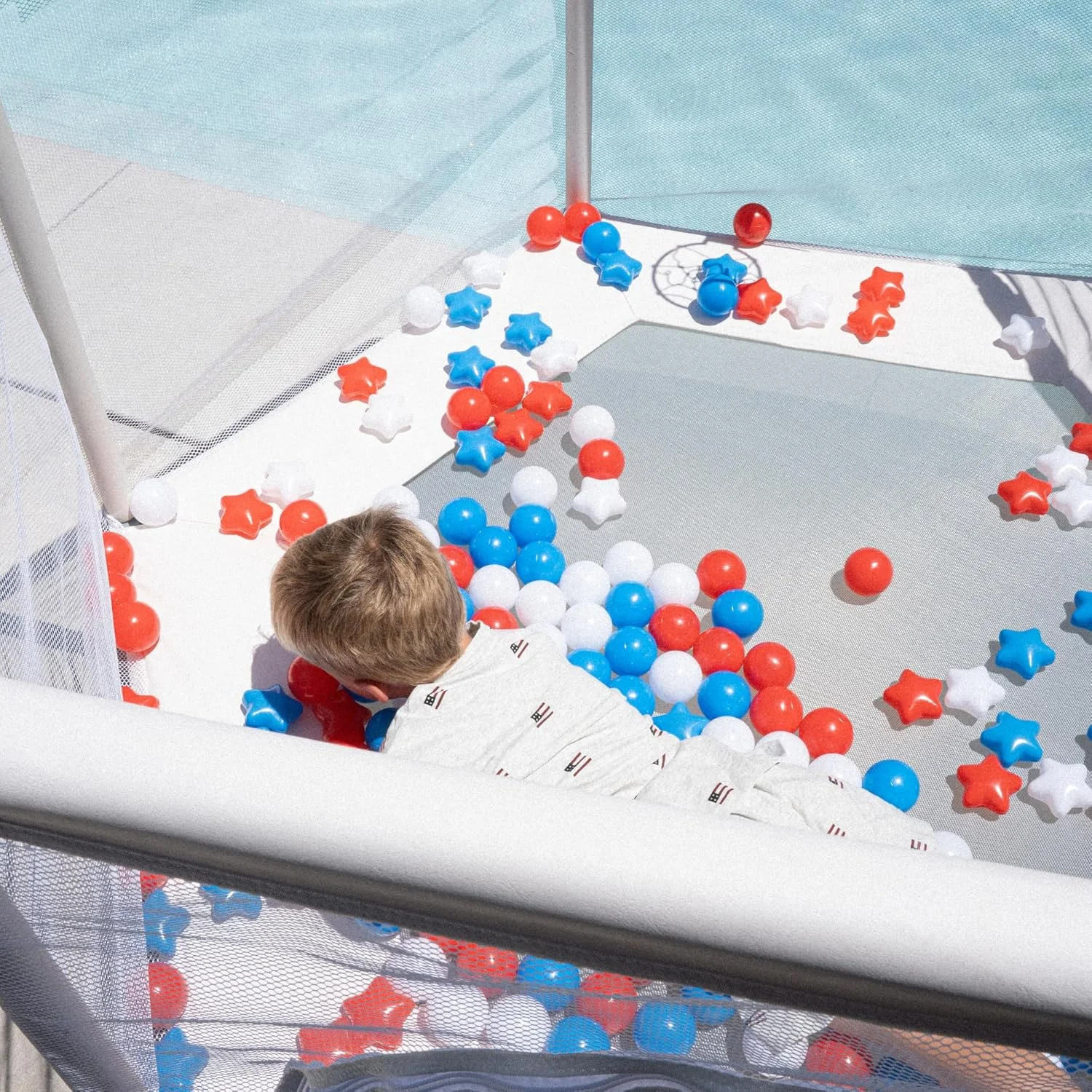 ترامپولین خانه مربعی کودکان، ترامپولین سرپوشیده و روباز زیبا برای کودکان نوپا با تور ایمنی، حلقه بسکتبال، ظرفیت 100 کیلوگرم، طراحی فوق ایمن بدون شکاف، هدیه برای پسران و دختران