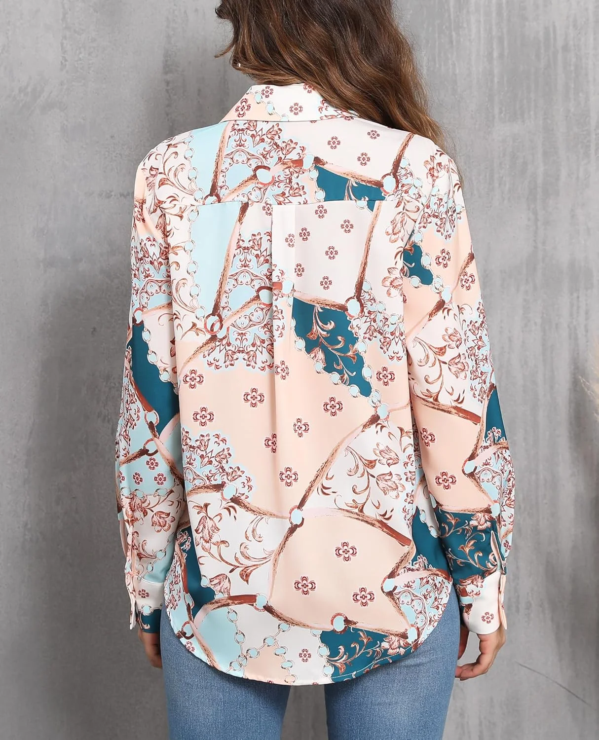 بلوز زنانه دکمه دار، پیراهن آستین بلند طرح گل، مناسب استایل کژوال و ترندی پاییز 2025