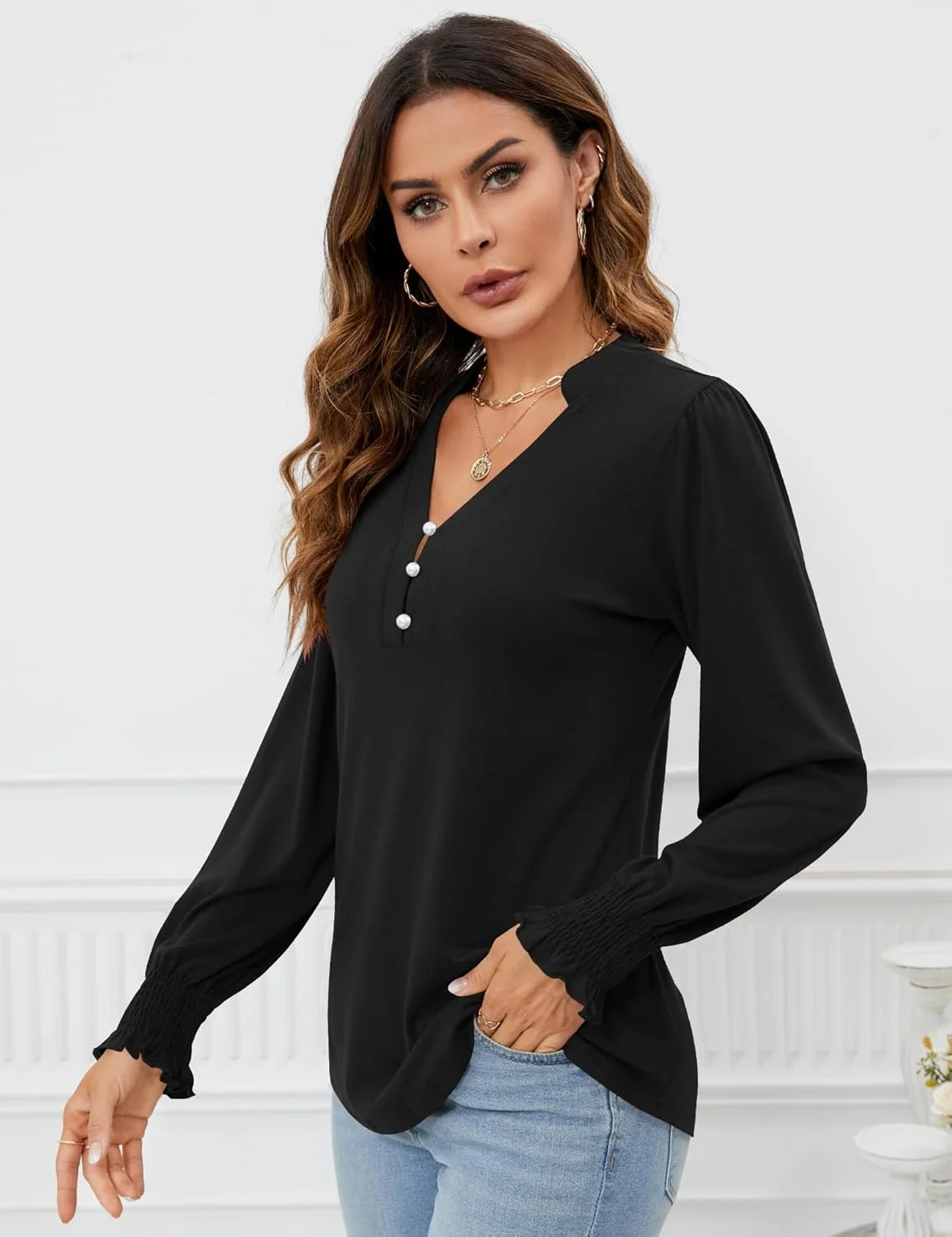 تی شرت زنانه یقه هفت آستین پفی دکمه دار مدل تونیک - سرآستین های چین دار و جزئیات پلیسه دار، مناسب استایل کژوال و نیمه رسمی، سال 2025