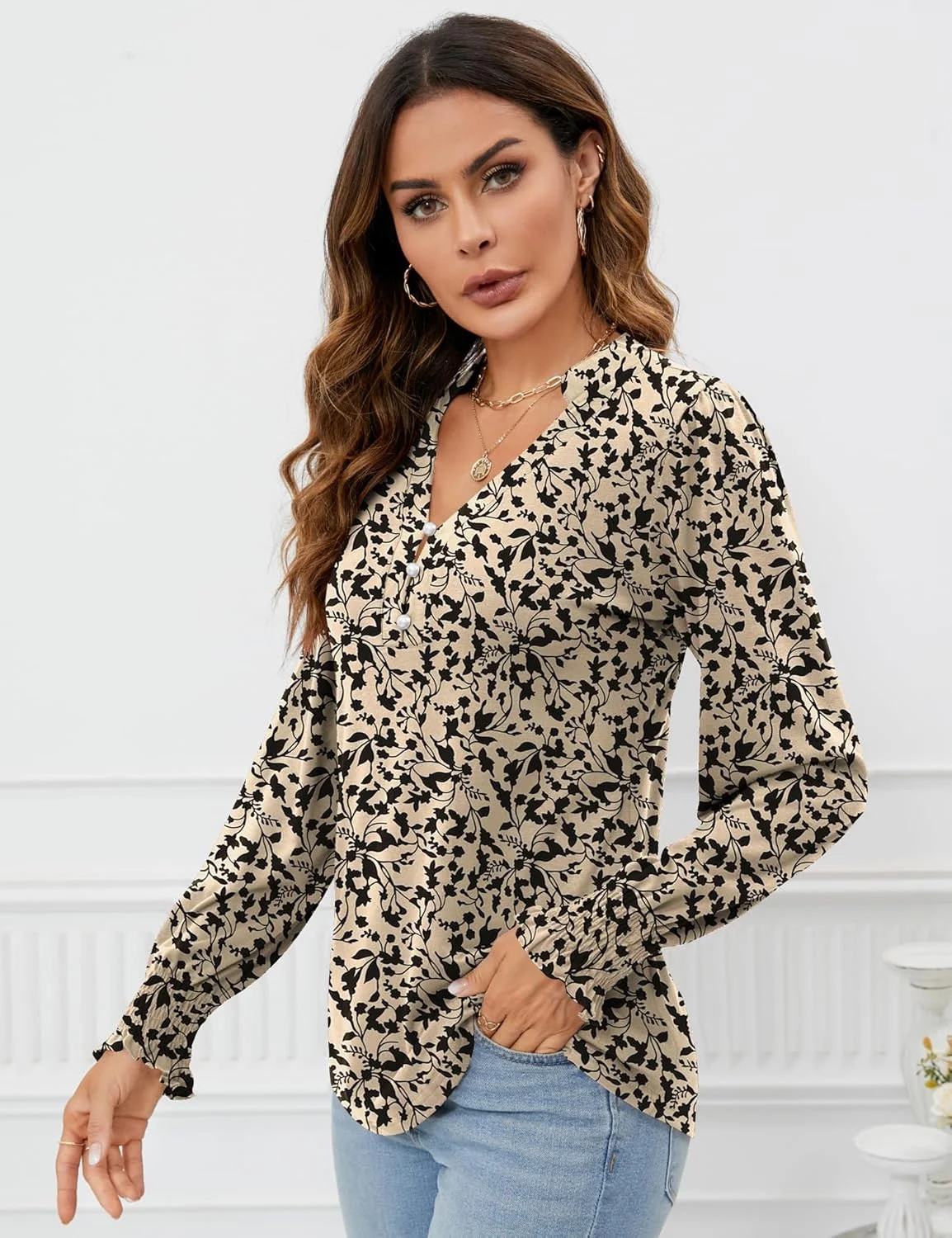 تی شرت زنانه یقه هفت آستین پفی دکمه دار مدل تونیک - مدل 2025 با جزئیات پلیسه و سرآستین های چین دار