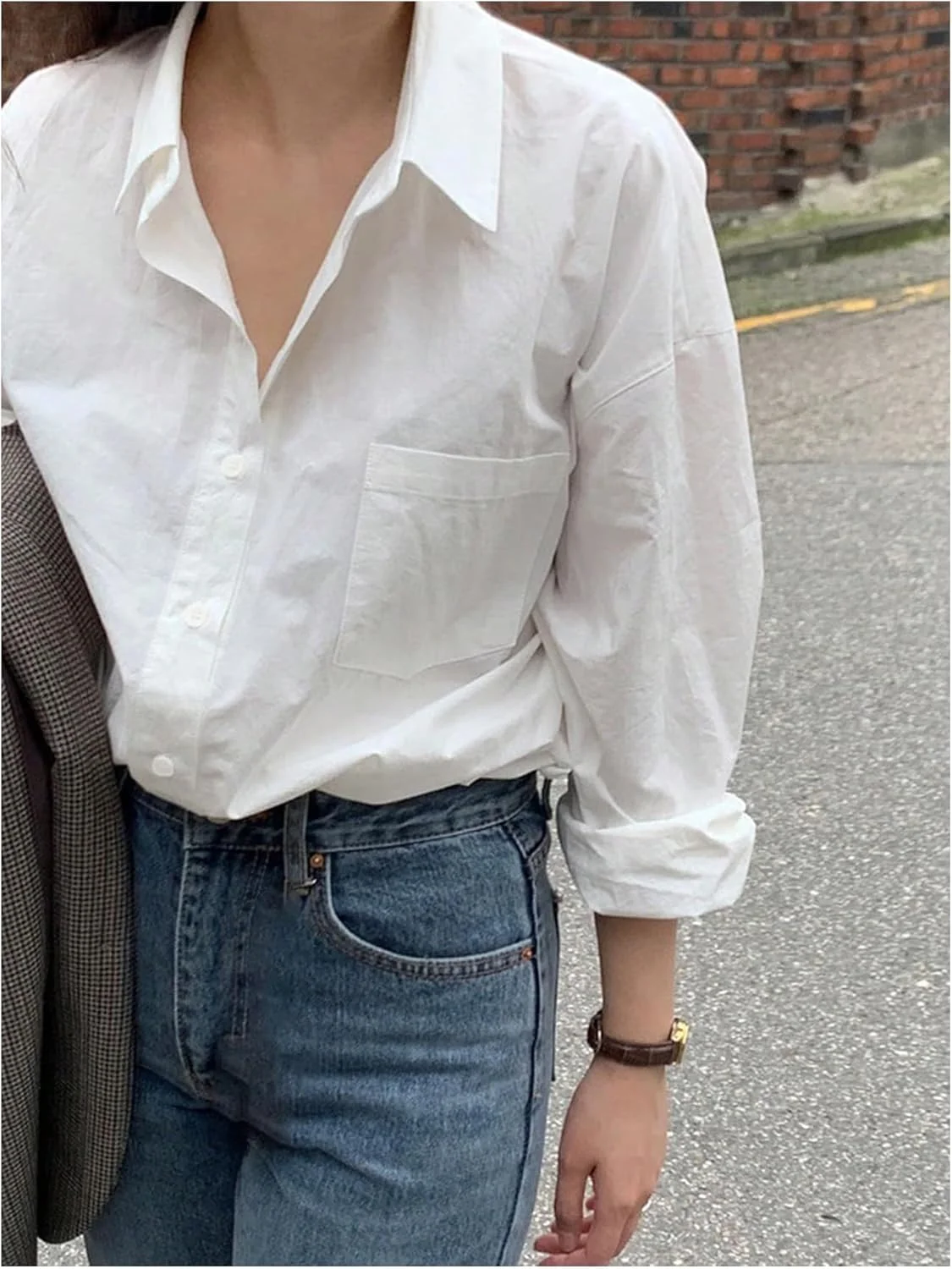بلوز زنانه دکمه دار آستین بلند با سرشانه افتاده