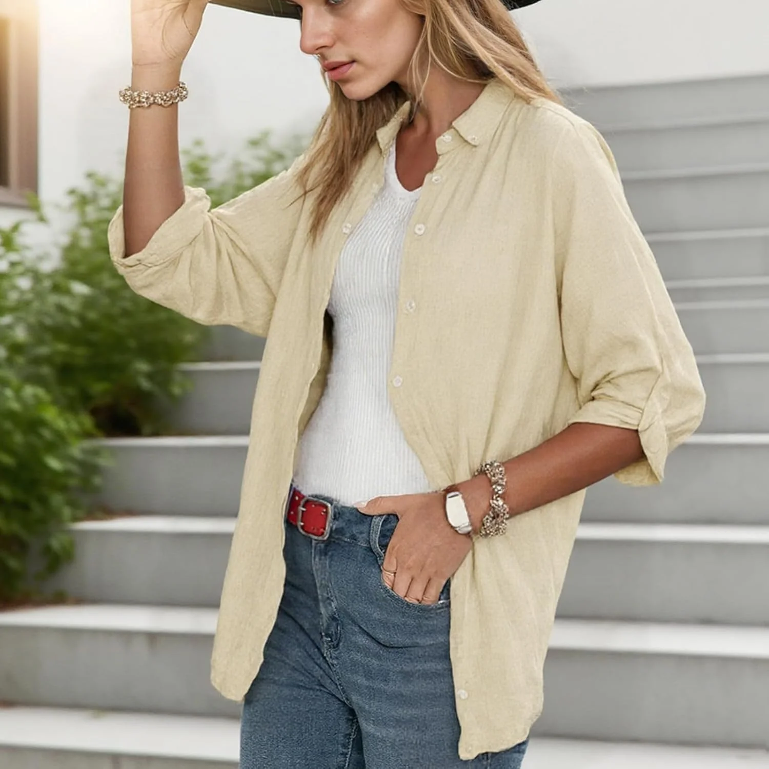 بلوز زنانه آستین بلند دکمه دار سبک و راحت با یقه مناسب برای تعطیلات ساحلی تابستانی و محیط کار بلوز زنانه آستین بلند دکمه دار سبک و راحت با یقه مناسب برای تعطیلات ساحلی تابستانی و محیط کار