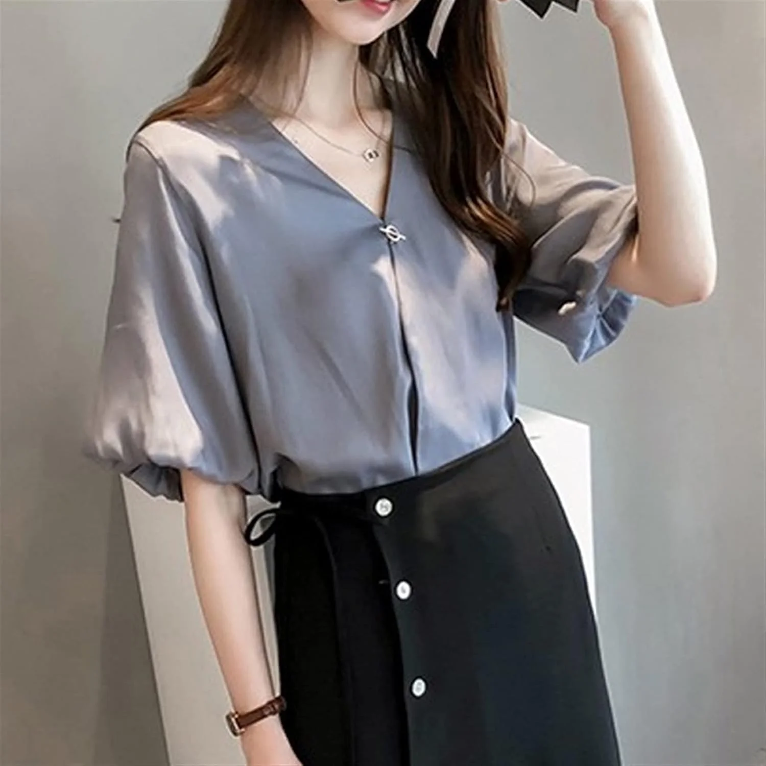 بلوز زنانه VETCS، پیراهن یقه هفت گشاد، آستین کوتاه شیک و ظریف، تاپ زنانه، پیراهن آستین دکمه دار باریک (رنگ: خاکستری، سایز: XXXL) بلوز زنانه VETCS، پیراهن یقه هفت گشاد، آستین کوتاه شیک و ظریف، تاپ زنانه، پیراهن آستین دکمه دار باریک (رنگ: خاکستری، سایز: XXXL)