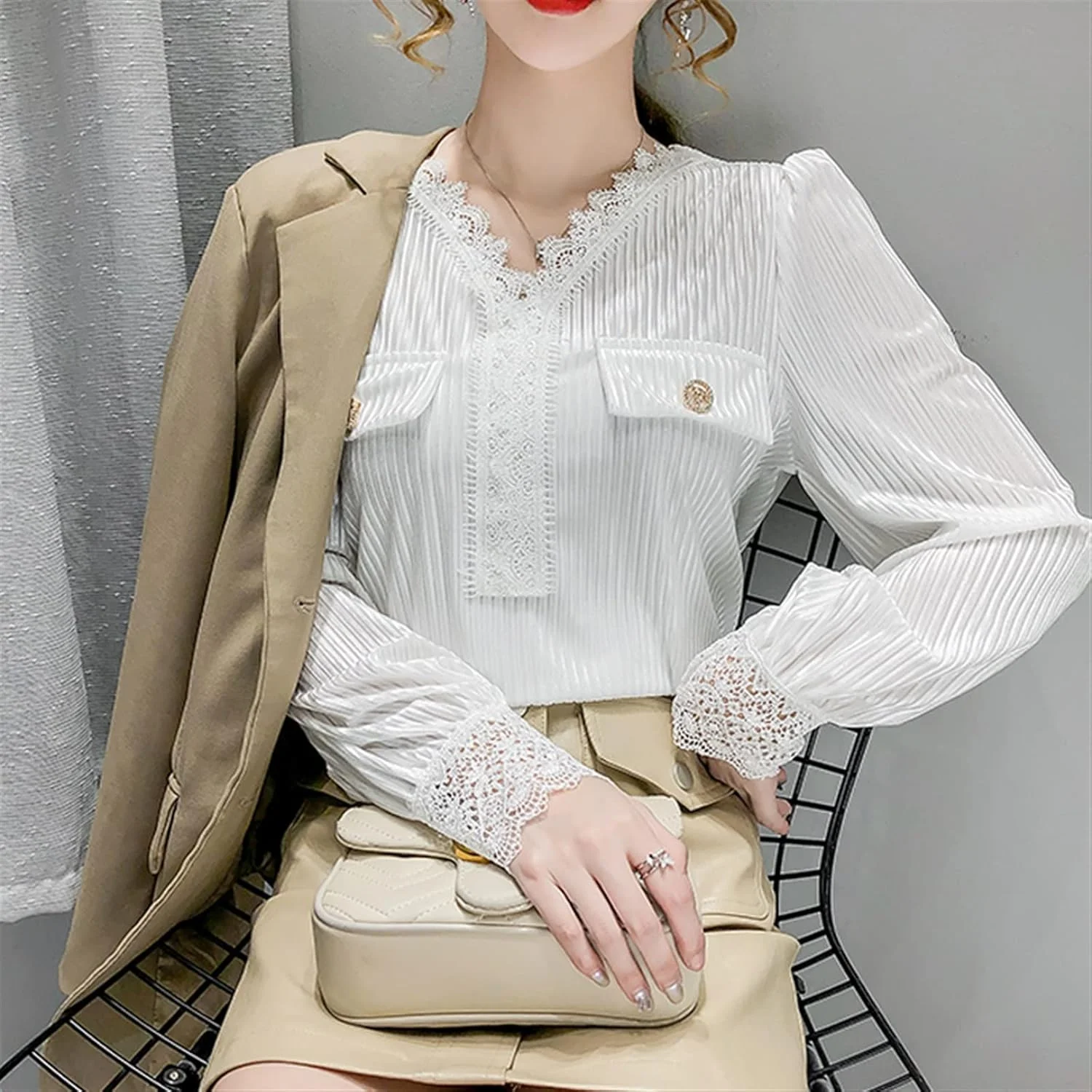 بلوز زنانه VETCS آستین بلند، پیراهن زنانه یقه هفت، پیراهن زیره مخمل طلایی زنانه، پیراهن زنانه با لبه توری (رنگ: سفید، سایز: M) بلوز زنانه VETCS آستین بلند، پیراهن زنانه یقه هفت، پیراهن زیره مخمل طلایی زنانه، پیراهن زنانه با لبه توری (رنگ: سفید، سایز: M)