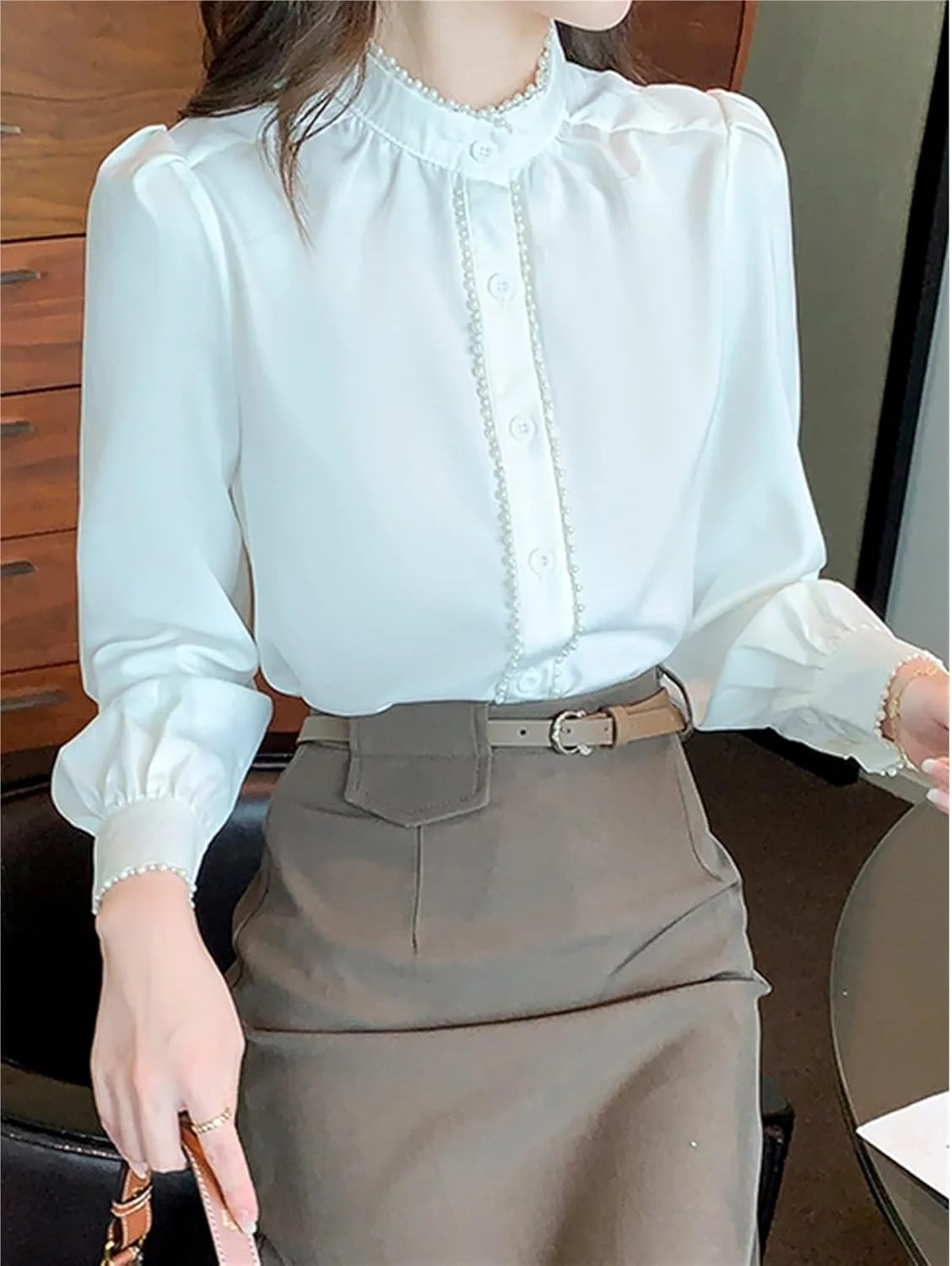 بلوز زنانه VETCS آستین بلند مدل Beads سفید برفی بلوز زنانه VETCS آستین بلند مدل Beads سفید برفی