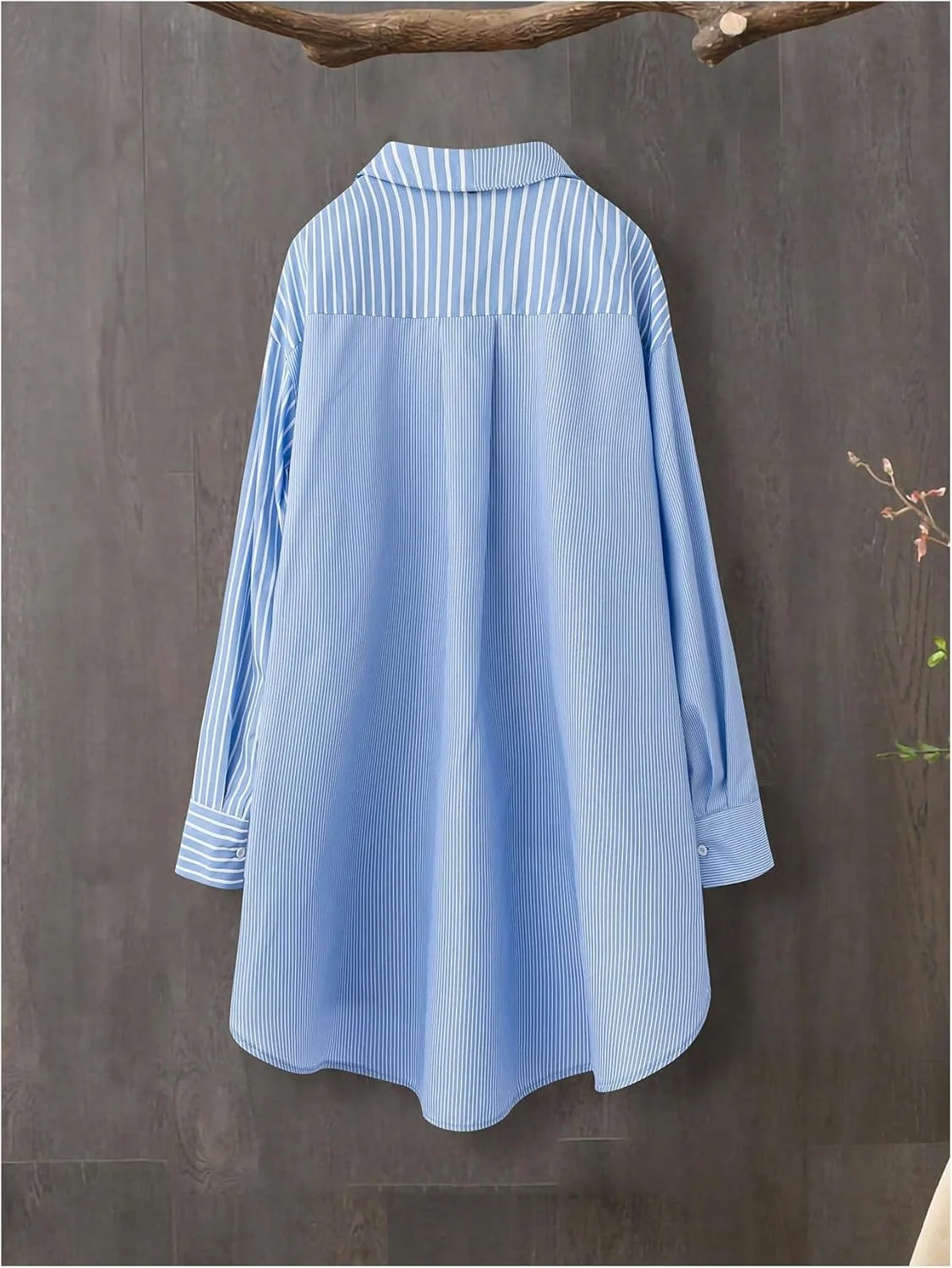 بلوز زنانه راه راه دکمه دار آستین بلند نامتقارن یقه دار وردوسا