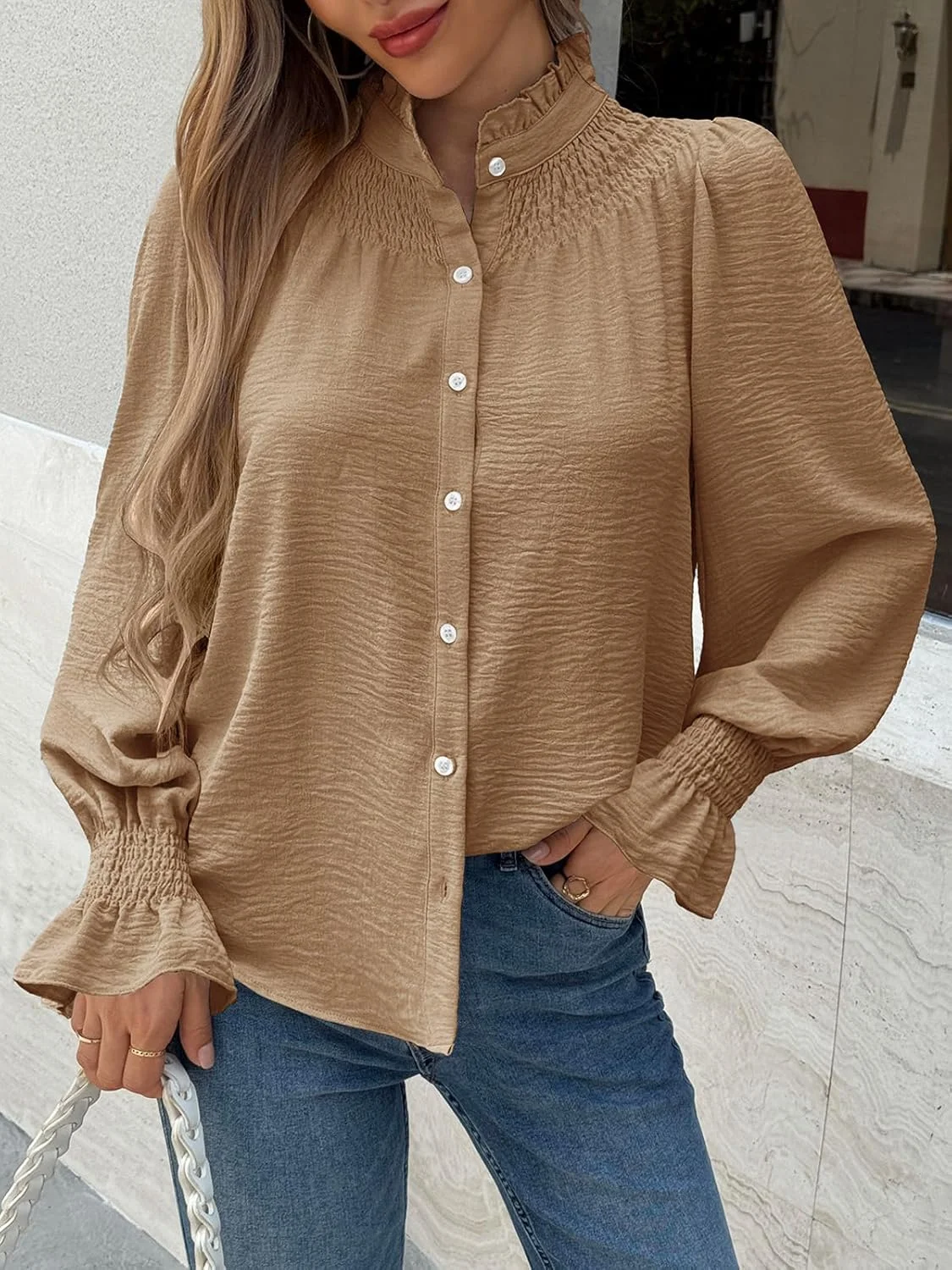 Tankaneo بلوز زنانه آستین پفی بلند دکمه دار یقه ایستاده چین دار، مناسب استایل کژوال و آزاد