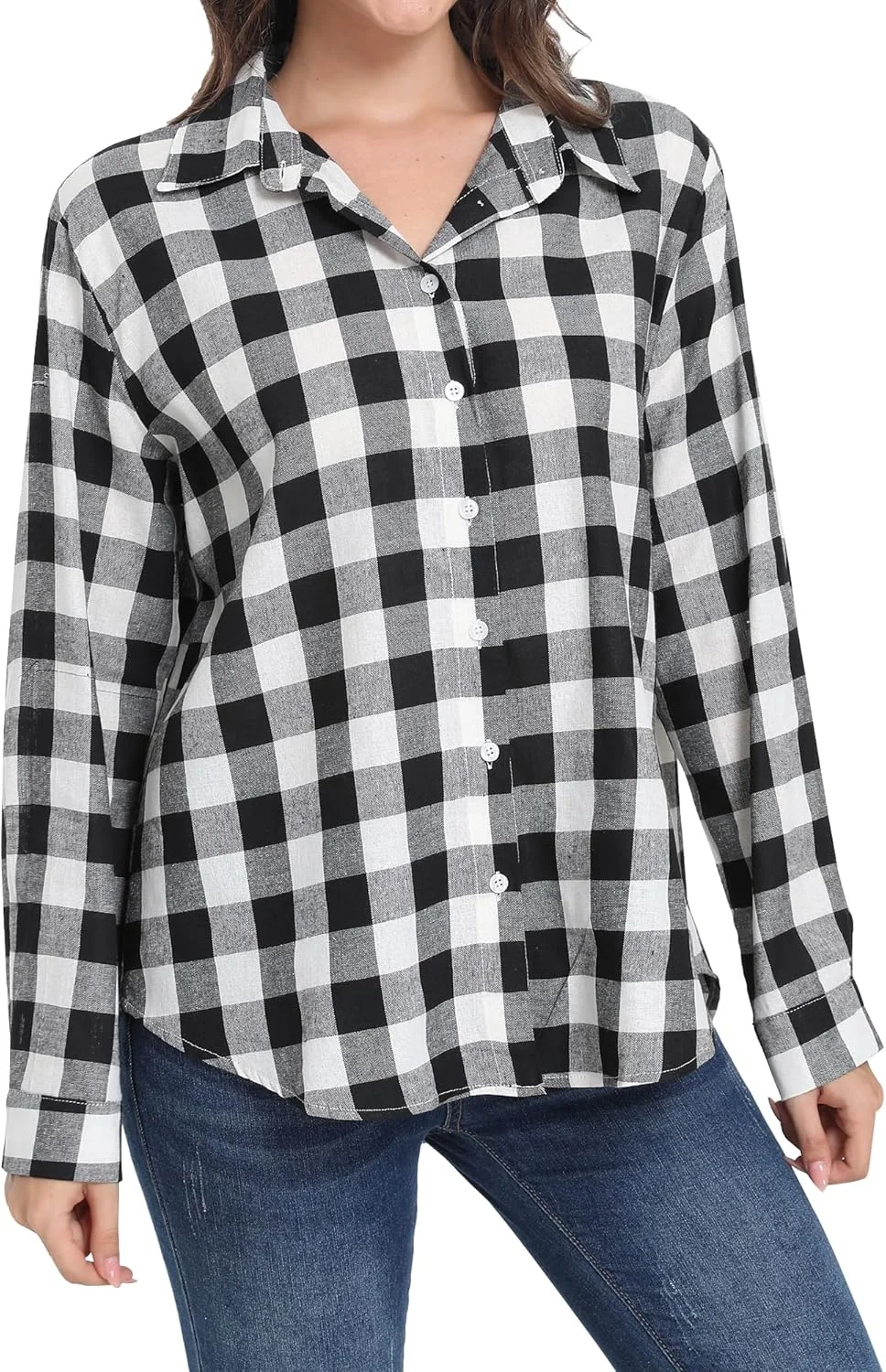 بلوز زنانه آستین بلند مشکی سفید طرح شطرنجی یقه دکمه دار