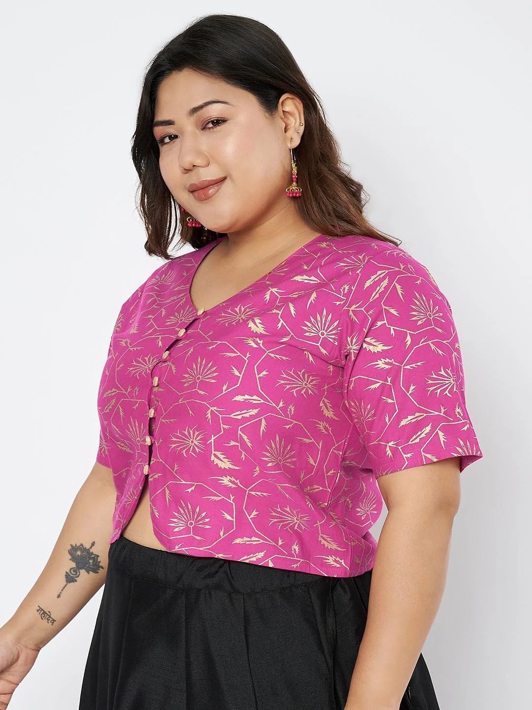 تاپ زنانه استودیو رسا، سایز بزرگ، ویسکوز، طرح چاپی بلوک دکمه دار، مناسب عروسی و جشن تاپ زنانه استودیو رسا، سایز بزرگ، ویسکوز، طرح چاپی بلوک دکمه دار، مناسب عروسی و جشن