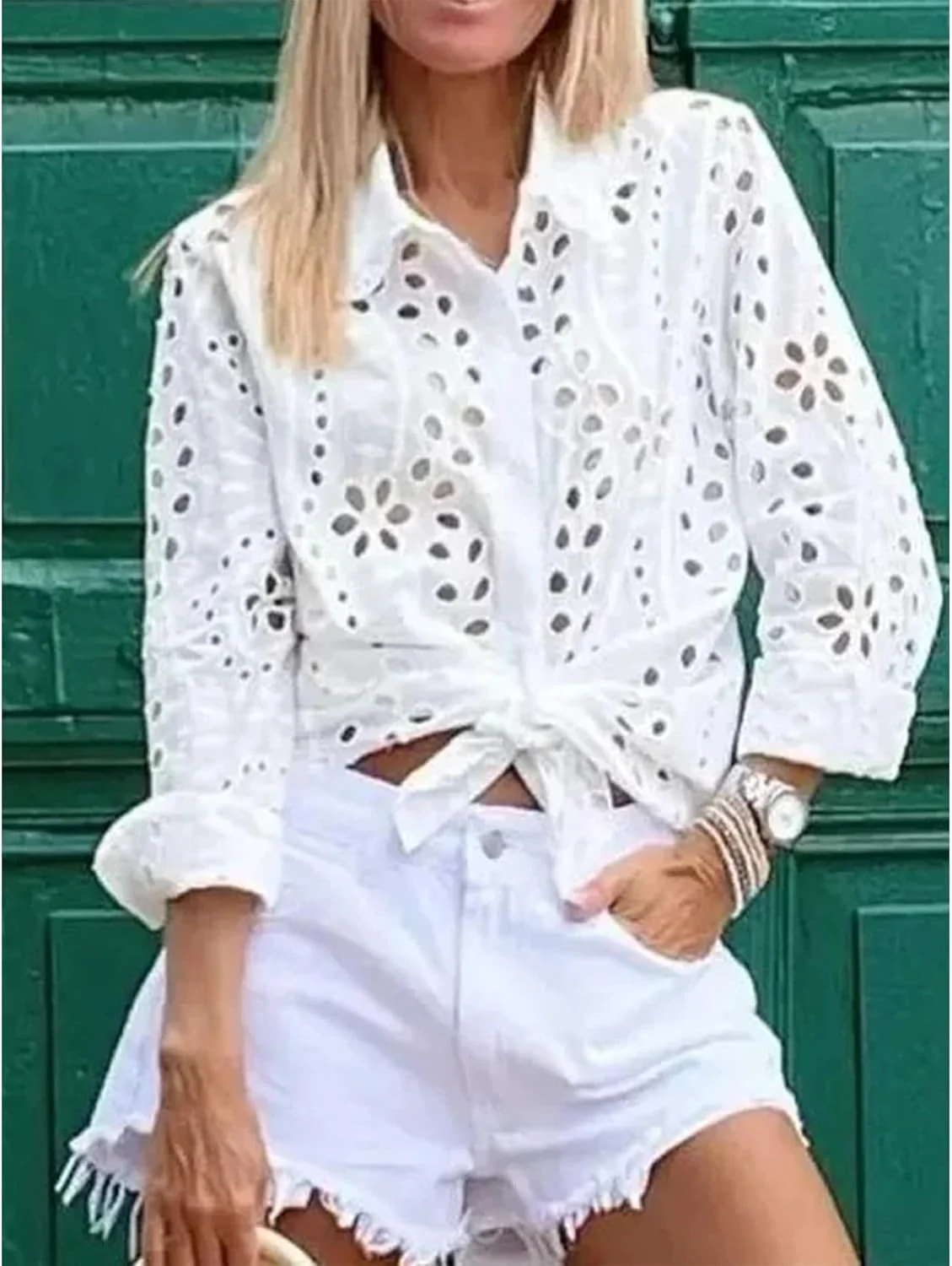 شومیز زنانه سامترون با گلدوزی های سوراخ دار، یقه دار، دکمه دار، آستین بلند، توری مجلسی و شیک