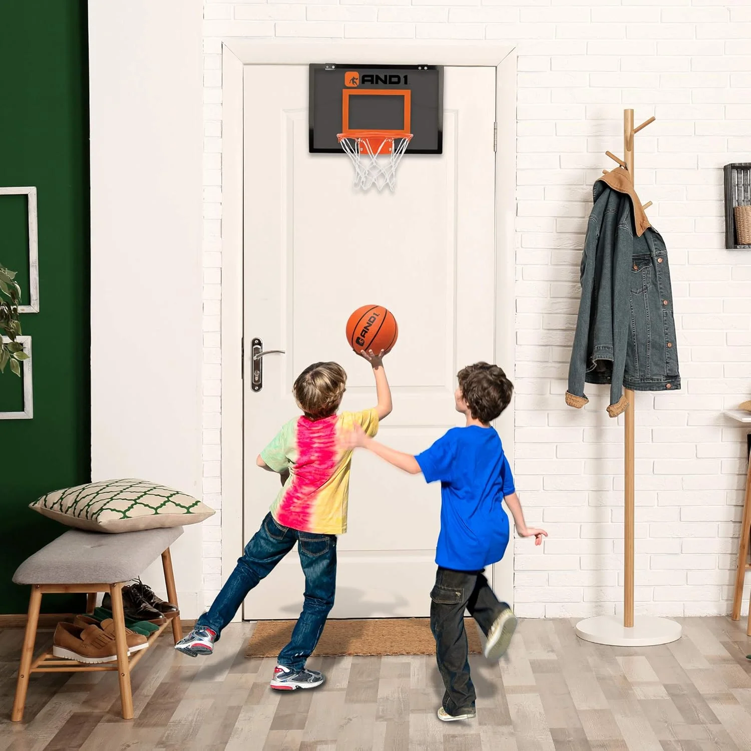 مینی حلقه بسکتبال AND1 مدل Over The Door: حلقه بسکتبال قابل حمل 45x30 سانتیمتری با نصب آسان و رینگ فولادی، شامل یک مینی بسکتبال 12 سانتیمتری، ست بازی داخل سالن برای کودکان و بزرگسالان مینی حلقه بسکتبال AND1 مدل Over The Door: حلقه بسکتبال قابل حمل 45x30 سانتیمتری با نصب آسان و رینگ فولادی، شامل یک مینی بسکتبال 12 سانتیمتری، ست بازی داخل سالن برای کودکان و بزرگسالان