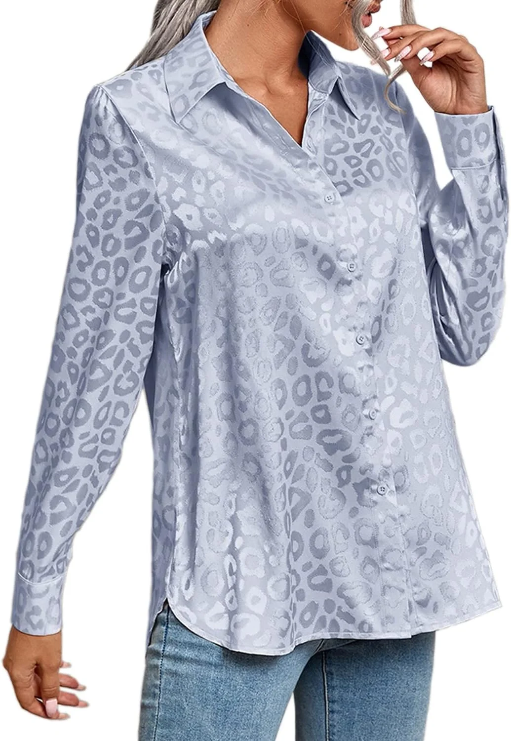 نایت میس بلوز زنانه یقه هفت آستین بلند دکمه دار ساتن مناسب محیط کار، طرح پلنگی، لبه نامتقارن، آبی، سایز M