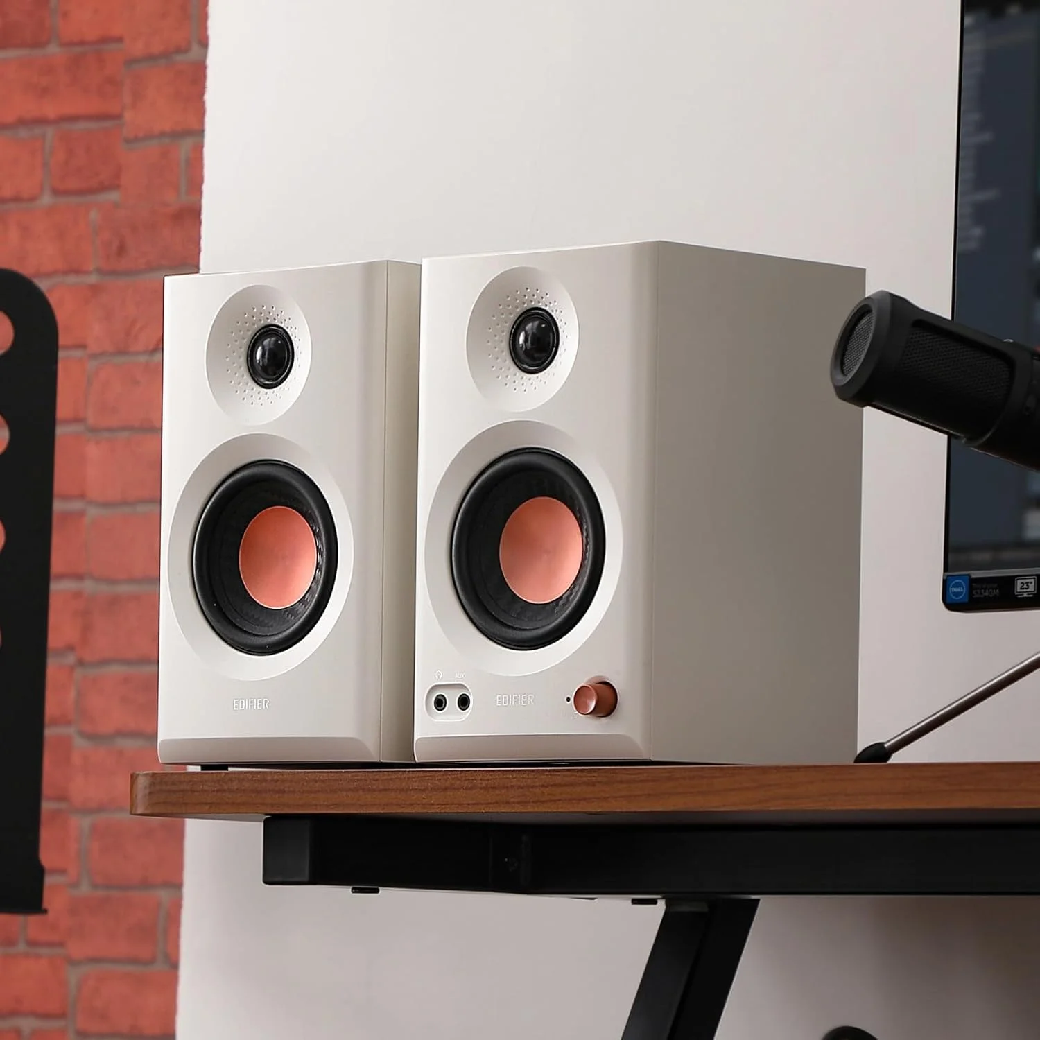 اسپیکرهای مانیتور استودیویی اکتیو Edifier MR3، بلندگوهای بلوتوثی V5.4 با گواهینامه Hi-Res Audio، اسپیکر کامپیوتر 2.0 با خروجی هدفون، ورودی متعادل TRS AUX RCA - سفید (جفت) اسپیکرهای مانیتور استودیویی اکتیو Edifier MR3، بلندگوهای بلوتوثی V5.4 با گواهینامه Hi-Res Audio، اسپیکر کامپیوتر 2.0 با خروجی هدفون، ورودی متعادل TRS AUX RCA - سفید (جفت)