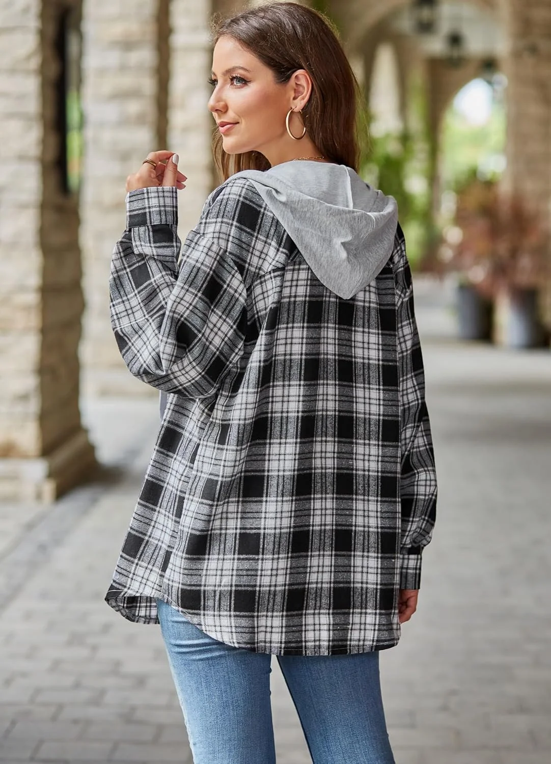 پیراهن چهارخانه کلاه دار زنانه آستین بلند دکمه دار Flannel Shacket ژاکت سبک وزن بند دار تاپ های بزرگ سایز لباس بیرونی