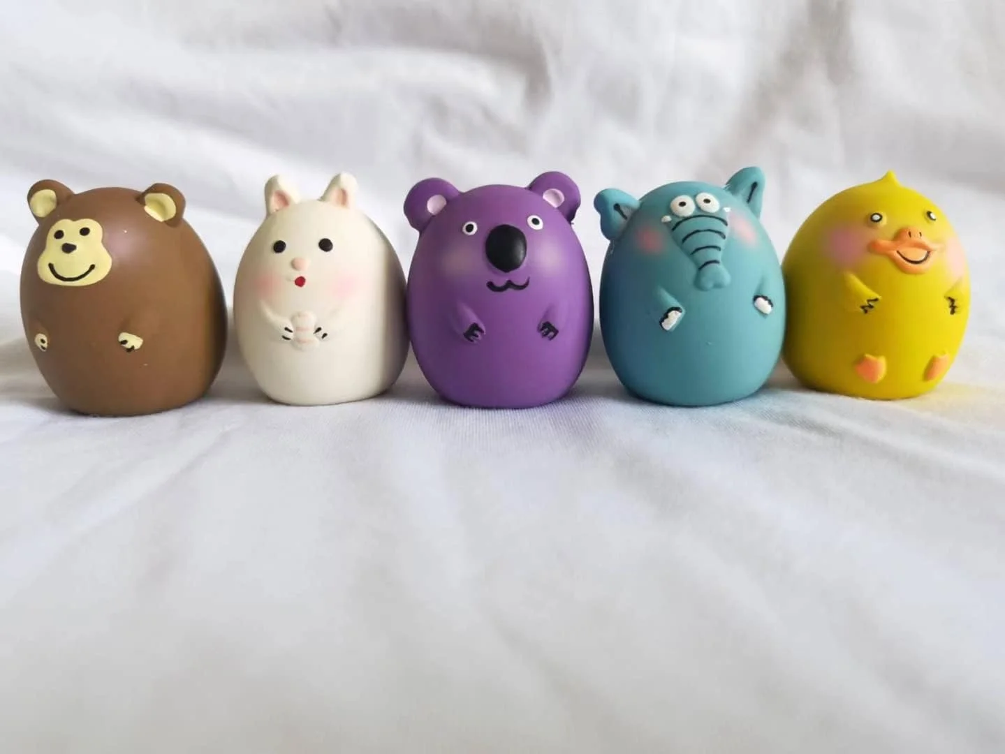 اسباب بازی سوت دار سگ لاتکسی کوچک 2.4 اینچی ژالوزی، اسباب بازی جویدنی توله سگ لاستیکی نرم، اسباب بازی سوت دار توپ بازی حیوانی برای توله سگ حیوانات خانگی کوچک و متوسط ​​(بسته 5 عددی حیوانات - کوچک)