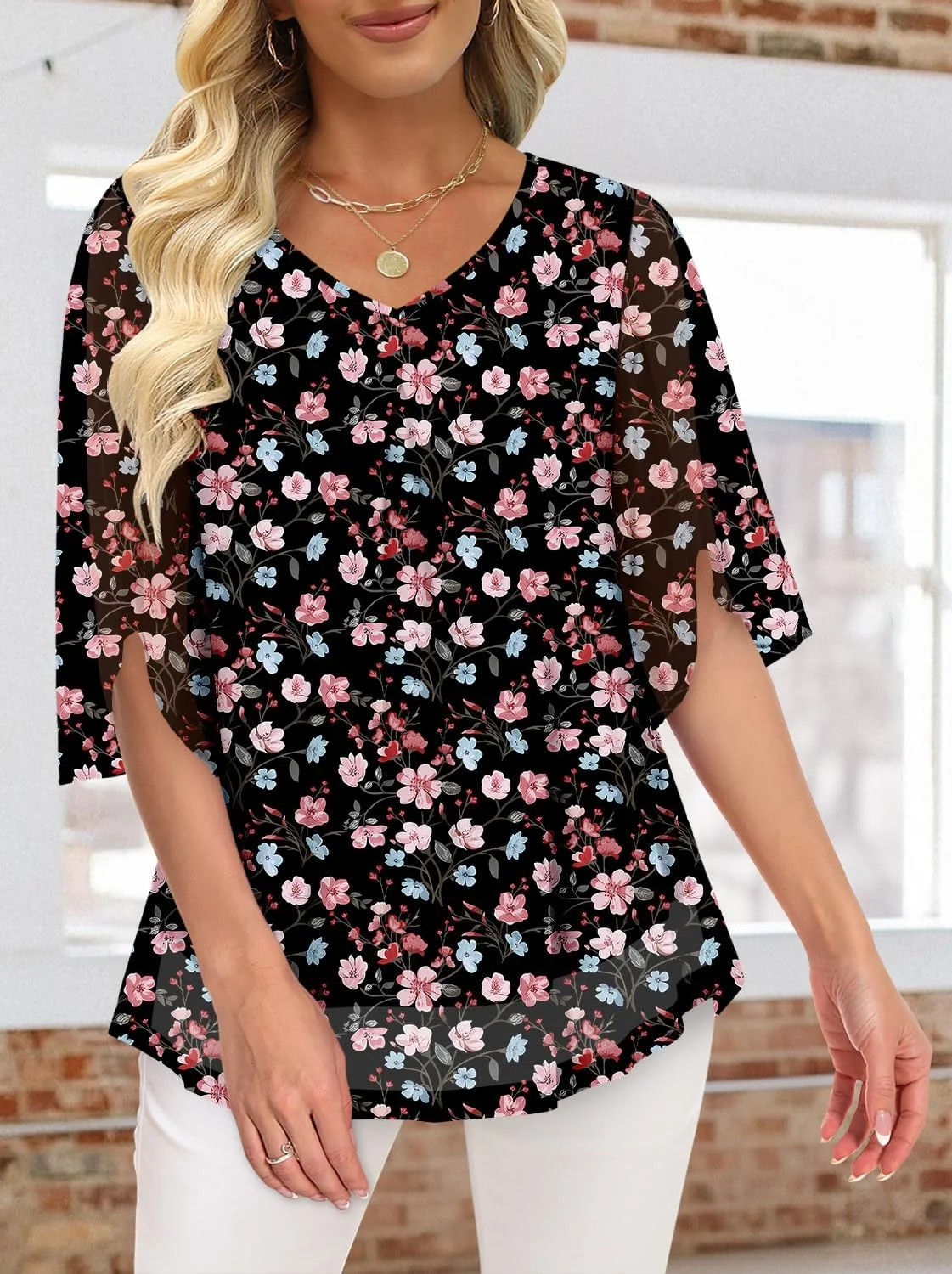 بلوز گلدار یقه هفت آستین سه ربع، مناسب برای استفاده روزمره با لگینگ، نرم و لطیف، شیک و جذاب، مناسب بانوان