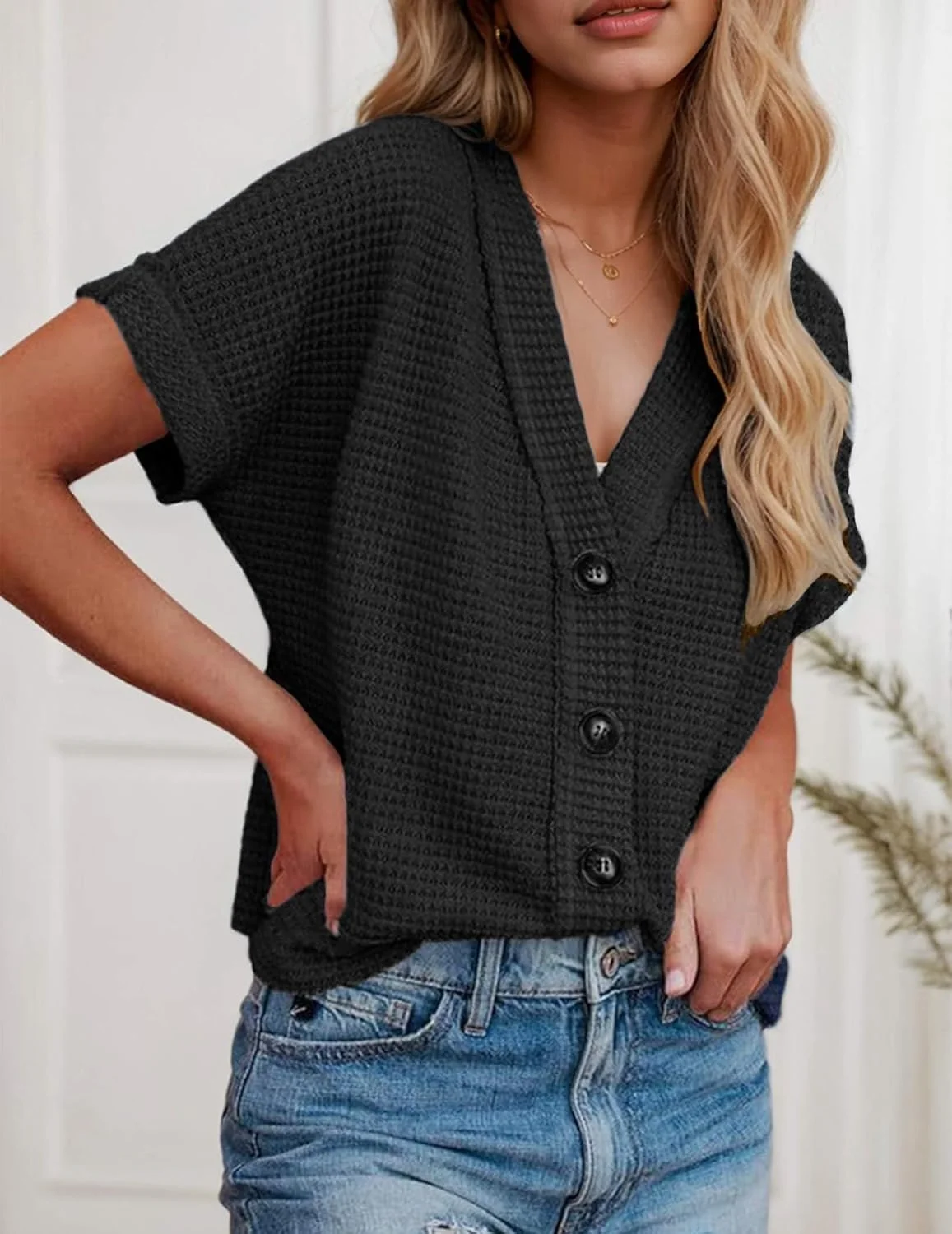 تاپ های زنانه تابستانی 2025، پیراهن های دکمه دار بافت وافل، بلوزهای شیک آستین کوتاه یقه هفت