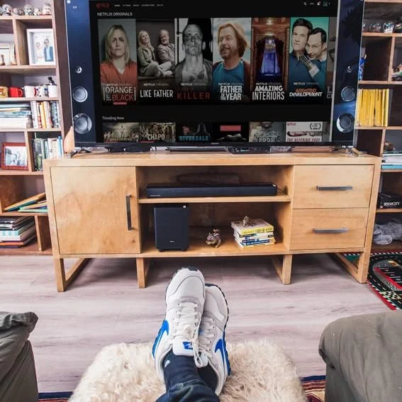 Thonet & Vander Dunn، ساندبار بلوتوثی با ساب ووفر بی سیم، AUX، کنترل صدا، بیس قوی، صدای فراگیر 250 واتی HD، ساخته شده از چوب با چگالی بالا برای خانه، باشگاه ها، سینمای خانگی، مشکی