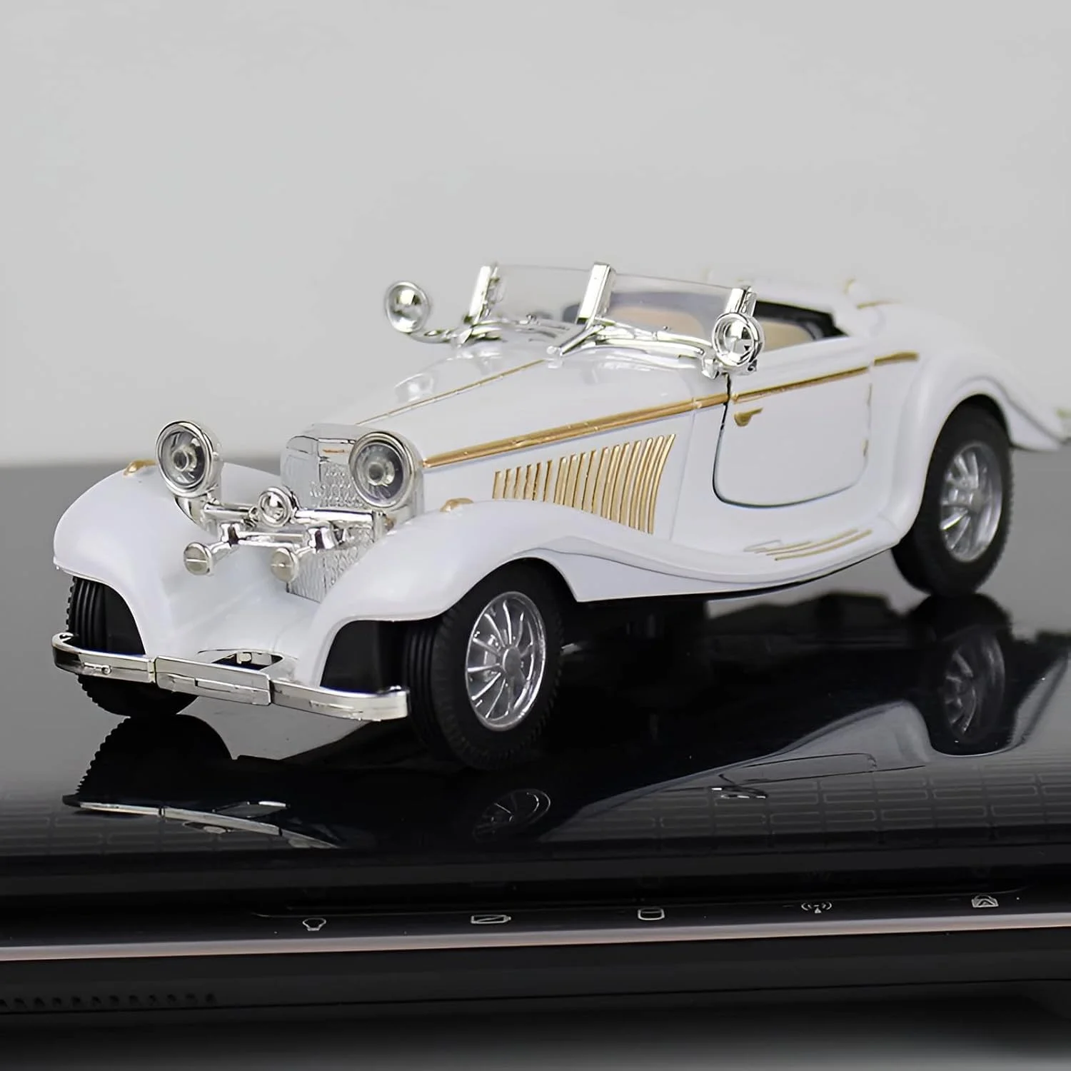 آزون مدل ماشین کلاسیک عتیقه فلزی دایکاست عقب کش مقیاس 1:28، اسباب بازی کلکسیونی با درهای بازشو، مدل ماشین با طراحی رترو، هدیه کلکسیونی استاتیک، دکوراسیون کیک، هدیه برای کودکان و بزرگسالان (سفید)