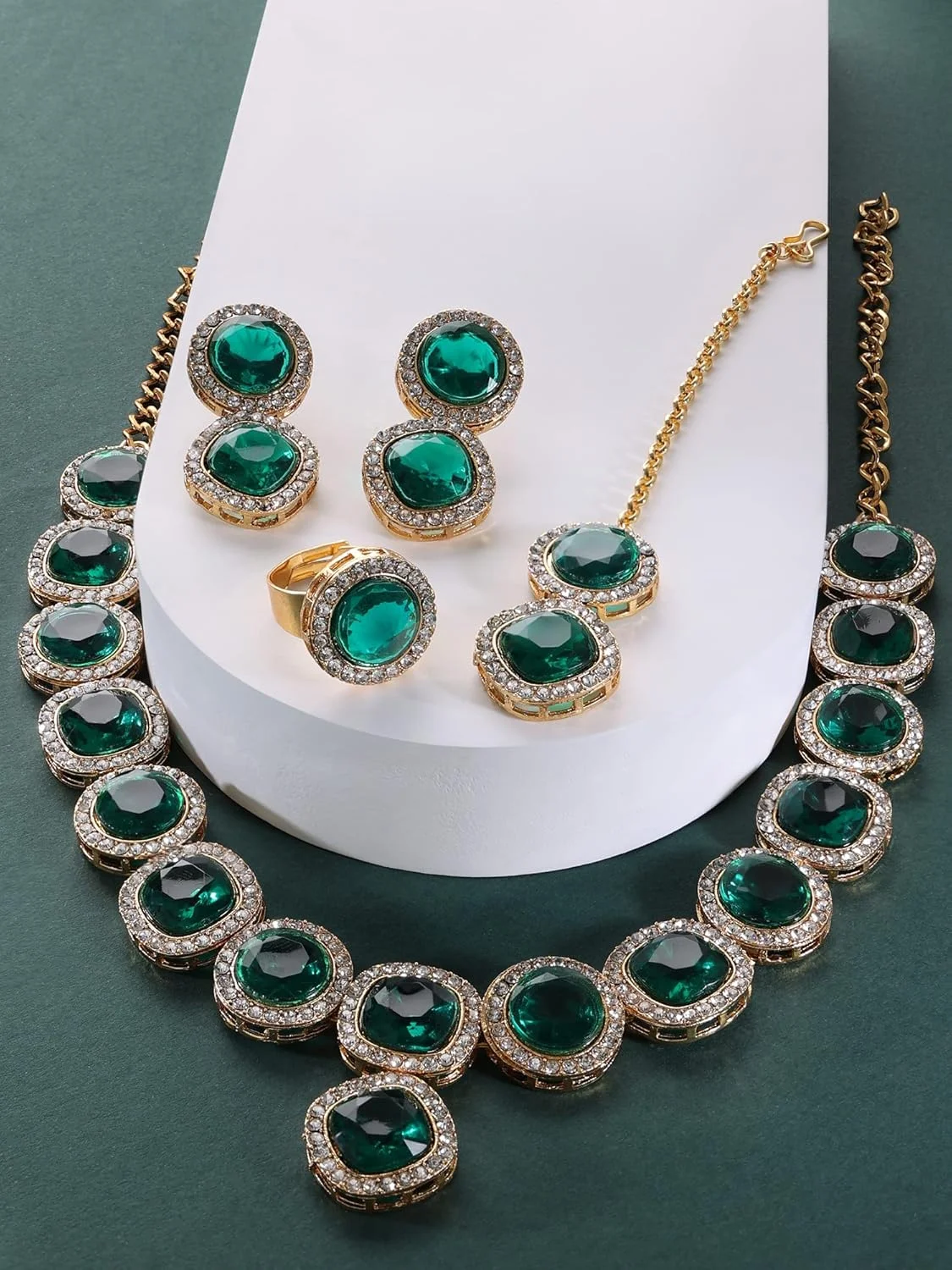 زیوری پرلز ست گردنبند، گوشواره، مانگ تیکا و انگشتر زنانه با سنگ های سبز خیره کننده - ZPFK14600 زیوری پرلز ست گردنبند، گوشواره، مانگ تیکا و انگشتر زنانه با سنگ های سبز خیره کننده - ZPFK14600