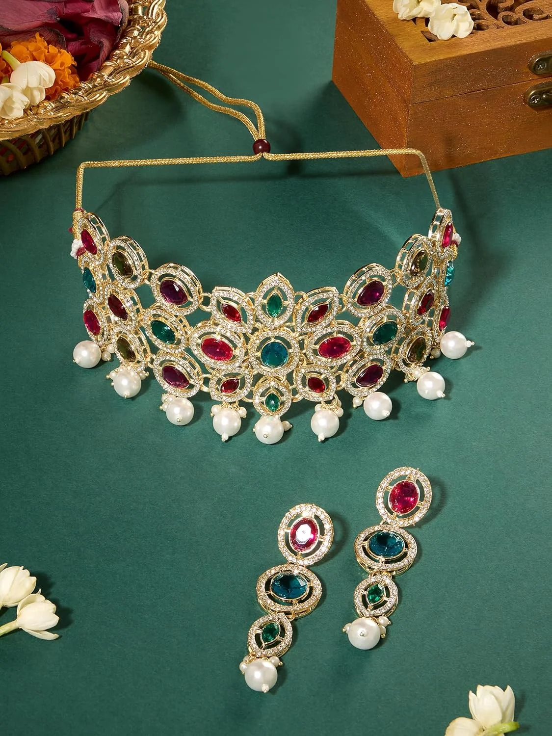 ZAVERI PEARLS گردنبند چوکر سنگ های خیره کننده چند رنگ اتریشی و گوشواره زنانه - ZPFK18075 ZAVERI PEARLS گردنبند چوکر سنگ های خیره کننده چند رنگ اتریشی و گوشواره زنانه - ZPFK18075