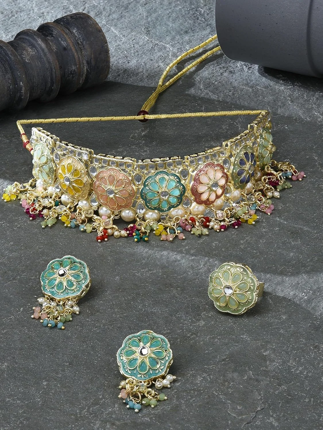 ZAVERI PEARLS ست گردنبند چوکر، گوشواره و انگشتر چند رنگ میناکاری کندان زنانه مدل ZPFK16399 ZAVERI PEARLS ست گردنبند چوکر، گوشواره و انگشتر چند رنگ میناکاری کندان زنانه مدل ZPFK16399