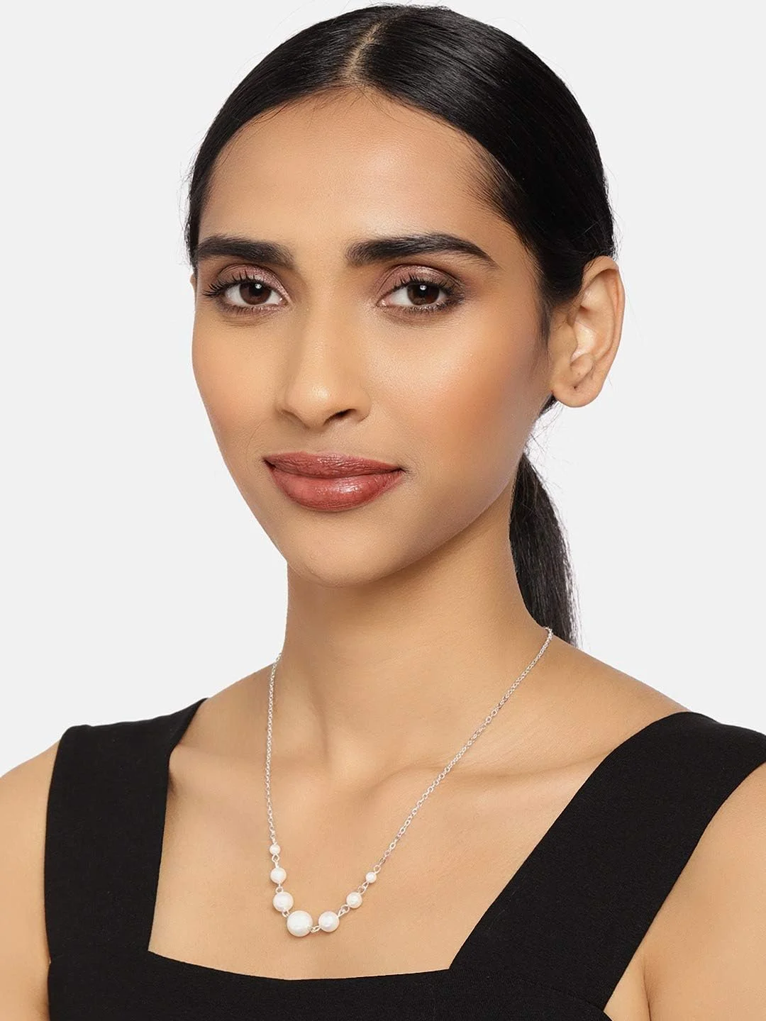 ZAVERI PEARLS ست دوتایی زنجیر مرواریدی نقرهای معاصر زنانه - ZPFK10518 ZAVERI PEARLS ست دوتایی زنجیر مرواریدی نقرهای معاصر زنانه - ZPFK10518