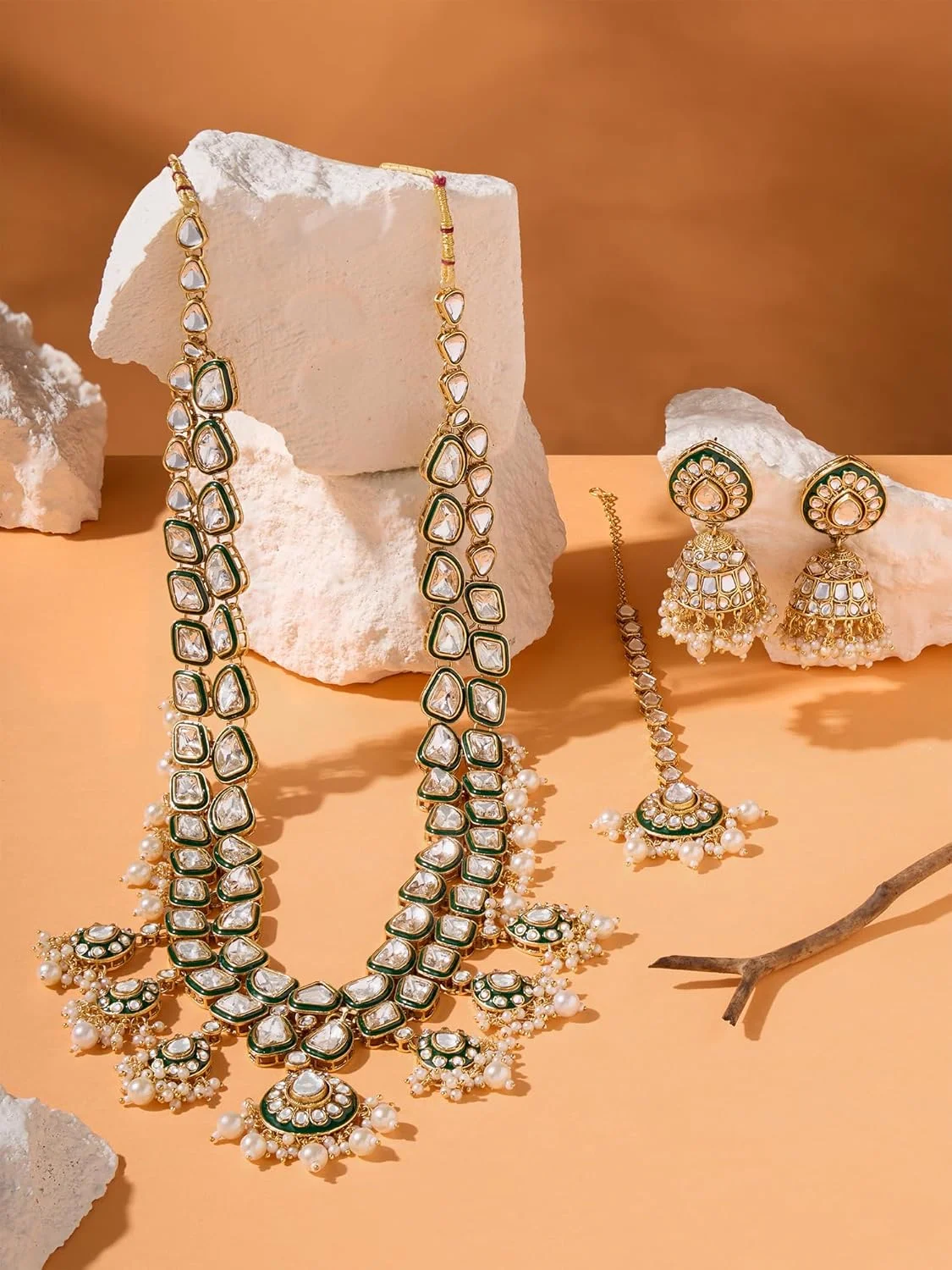 زیوری پیرلز ست گردنبند بلند، گوشواره و مانگتیکا عروس سبز میناکاری کندان درخشان زنانه - ZPFK17761 زیوری پیرلز ست گردنبند بلند، گوشواره و مانگتیکا عروس سبز میناکاری کندان درخشان زنانه - ZPFK17761
