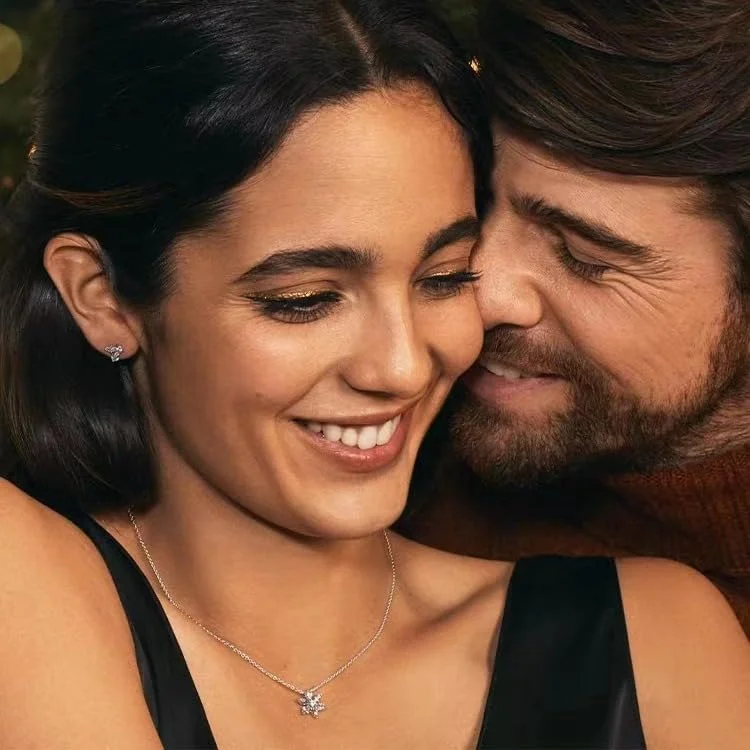 گردنبند آویز گل نقره ای کریستالی J.Rosée، جواهرات مد روز برای زنان، بسته بندی هدیه JR-1303 گردنبند آویز گل نقره ای کریستالی J.Rosée، جواهرات مد روز برای زنان، بسته بندی هدیه JR-1303