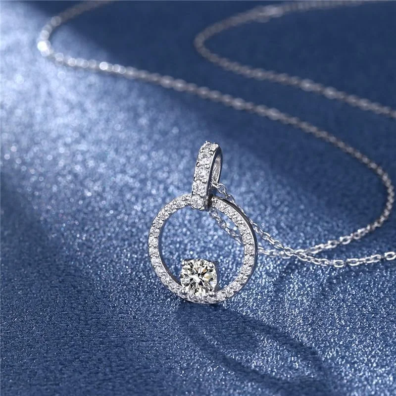 گردنبند آویز گرد نقره ای کریستالی زنانه J.Rosée مدل JR-1204 گردنبند آویز گرد نقره ای کریستالی زنانه J.Rosée مدل JR-1204