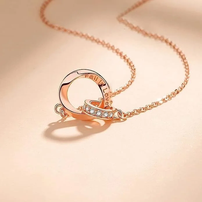 گردنبند آویز نقره استرلینگ 925 با روکش طلای رزگلد و کریستال فشن طرح موبیوس، بستهبندی هدیه زنانه، جواهرات فشن J.Rosée مدل JR-1094 گردنبند آویز نقره استرلینگ 925 با روکش طلای رزگلد و کریستال فشن طرح موبیوس، بستهبندی هدیه زنانه، جواهرات فشن J.Rosée مدل JR-1094