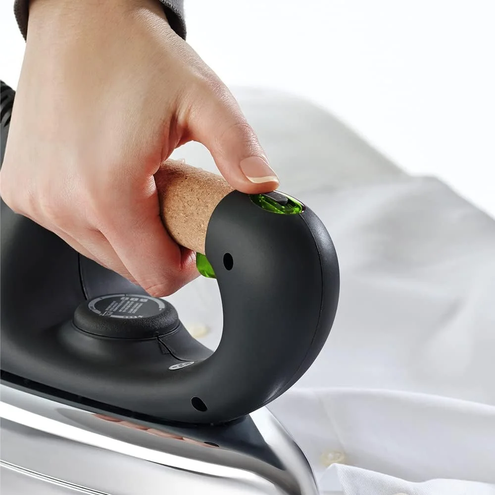 اتو بخار پولتی Vaporella 535 Eco Pro، اتو بخار با دیگ بخار فشار قوی 4 بار، توان 1750 وات، قفل ایمنی، عملکرد Eco، سفید و سبز اتو بخار پولتی Vaporella 535 Eco Pro، اتو بخار با دیگ بخار فشار قوی 4 بار، توان 1750 وات، قفل ایمنی، عملکرد Eco، سفید و سبز