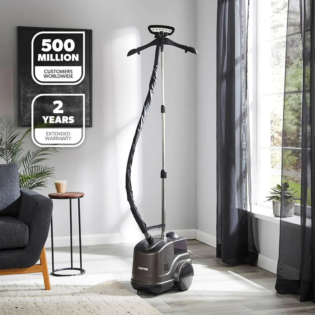 بخارگر لباس جیپاس - GGS25020 / 2000 وات، به همراه چوب لباسی و برس پارچه، تنظیمات 2 سرعته / ظرفیت مخزن آب جداشدنی 3 لیتری، مناسب برای انواع پارچه و ایمن برای پارچه های ظریف / مشکی