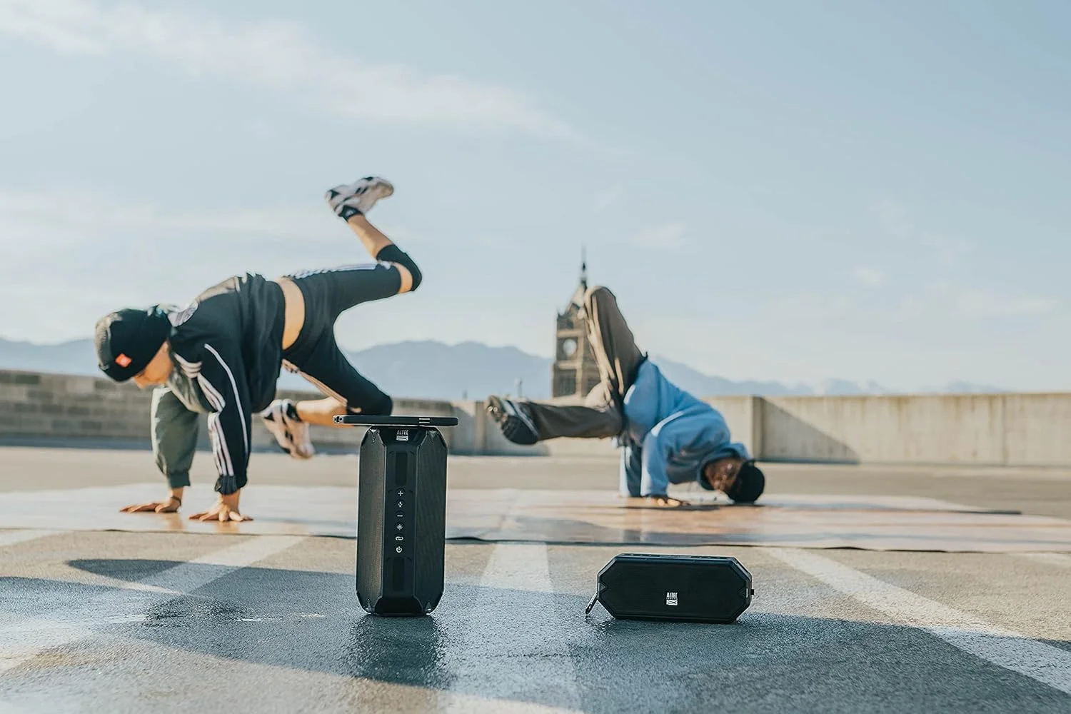 اسپیکر بلوتوثی قابل حمل بی سیم Altec Lansing IMW1300 HydraBlast، ضد آب IP67، اسپیکرهای شارژی USB C مناسب فضای باز با شارژر تلفن داخلی و چراغ های LED، 20 ساعت پخش - مشکی اسپیکر بلوتوثی قابل حمل بی سیم Altec Lansing IMW1300 HydraBlast، ضد آب IP67، اسپیکرهای شارژی USB C مناسب فضای باز با شارژر تلفن داخلی و چراغ های LED، 20 ساعت پخش - مشکی