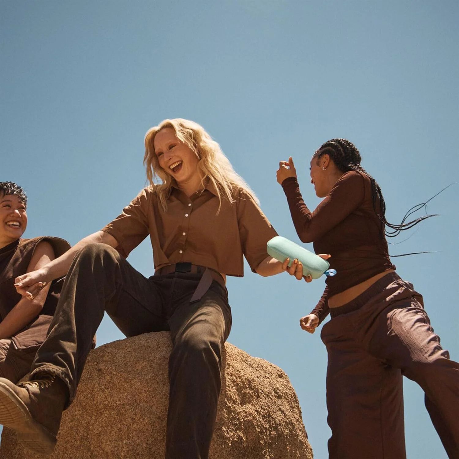 اسپیکر بلوتوثی قابل حمل Bose New SoundLink Flex (نسل دوم)، اسپیکر قابل حمل فضای باز با صدای Hi-Fi، تا 12 ساعت عمر باتری، ضد آب و ضد گرد و غبار، Alpine Sage