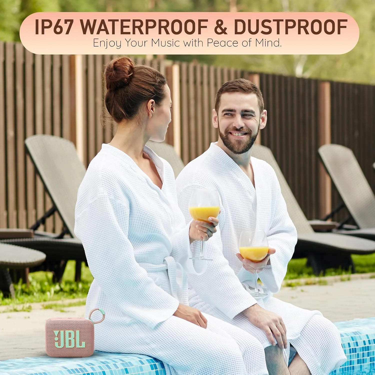 اسپیکر بلوتوثی بی سیم قابل حمل JBL Go 4، ضد آب و گرد و غبار IP67 با باتری داخلی - Squad - راه حل همه کاره Boom h Material، تجربه صدایی در حال حرکت را ارائه می دهد.