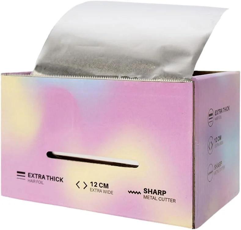 فویل مو سالن بی 12 سانتی متر در 100 متر، فوق العاده پهن و فوق العاده ضخیم به همراه برشگر فویل فلزی برای نیازهای رنگ موی شما. ضخامت 25 میکرون. فویل مو برای هایلایت کردن و مراقبت از مو