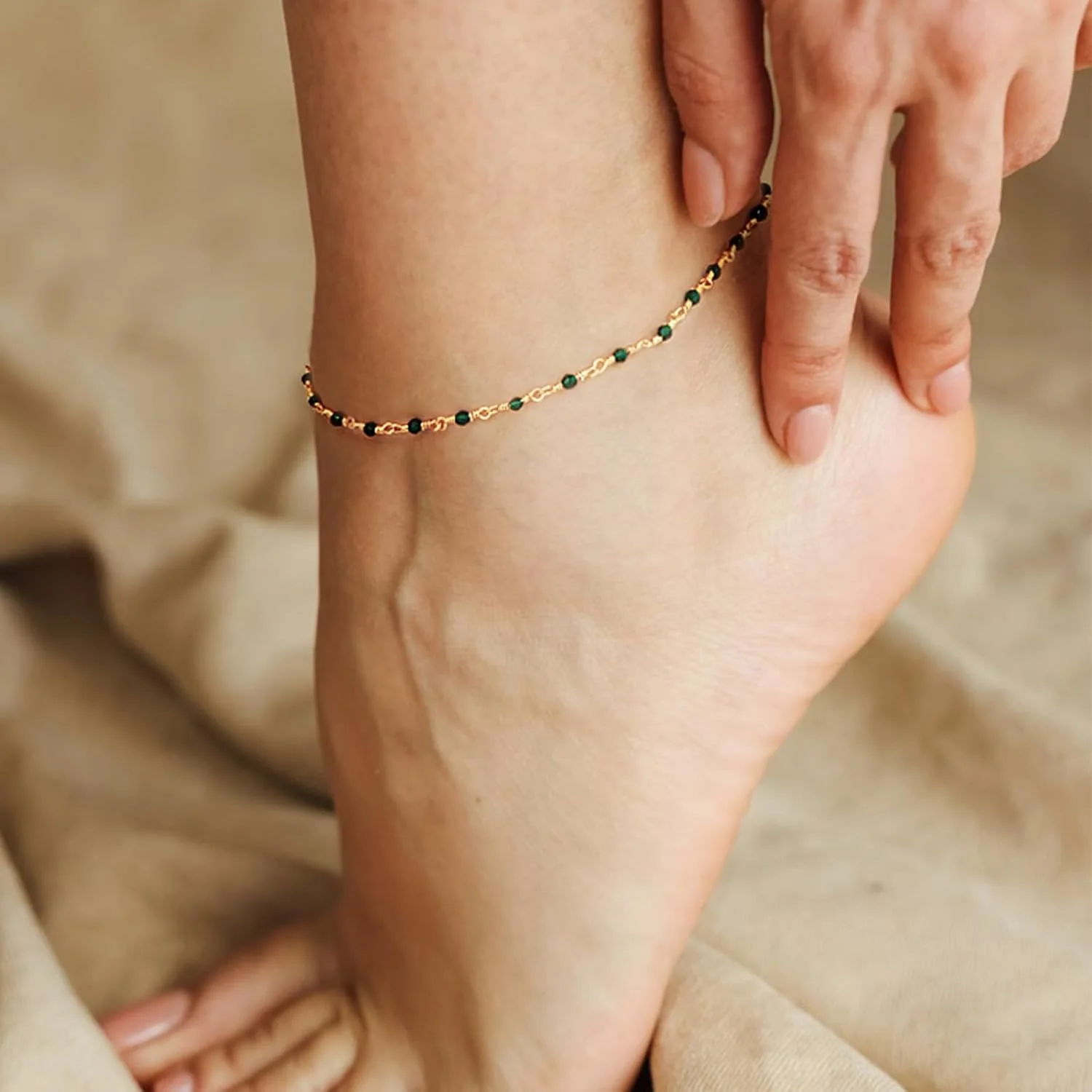 خلخال طلایی چشم نظر Mevecco، روکش طلای 14 عیار، زنجیر پای ستاره ای کوچک و ظریف ساحلی بوهمی، خلخال زنجیره ای مهره ای نقره ای برای زنان، زیرکونیای مکعبی، زیرکونیای سبز (AK3-زیرکونیای سبز) خلخال طلایی چشم نظر Mevecco، روکش طلای 14 عیار، زنجیر پای ستاره ای کوچک و ظریف ساحلی بوهمی، خلخال زنجیره ای مهره ای نقره ای برای زنان، زیرکونیای مکعبی، زیرکونیای سبز (AK3-زیرکونیای سبز)