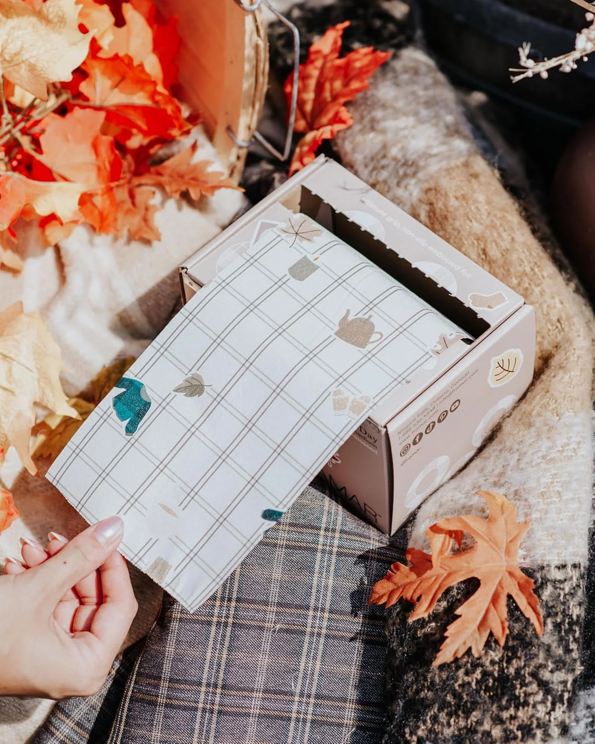 فویل آلومینیومی برجسته فرامر طرح Plaid Hair Day، فویل مو برای هایلایت موهای بلند، فویل های هایلایت مو، فویل های سالنی برای هایلایت مو - 320 فوت